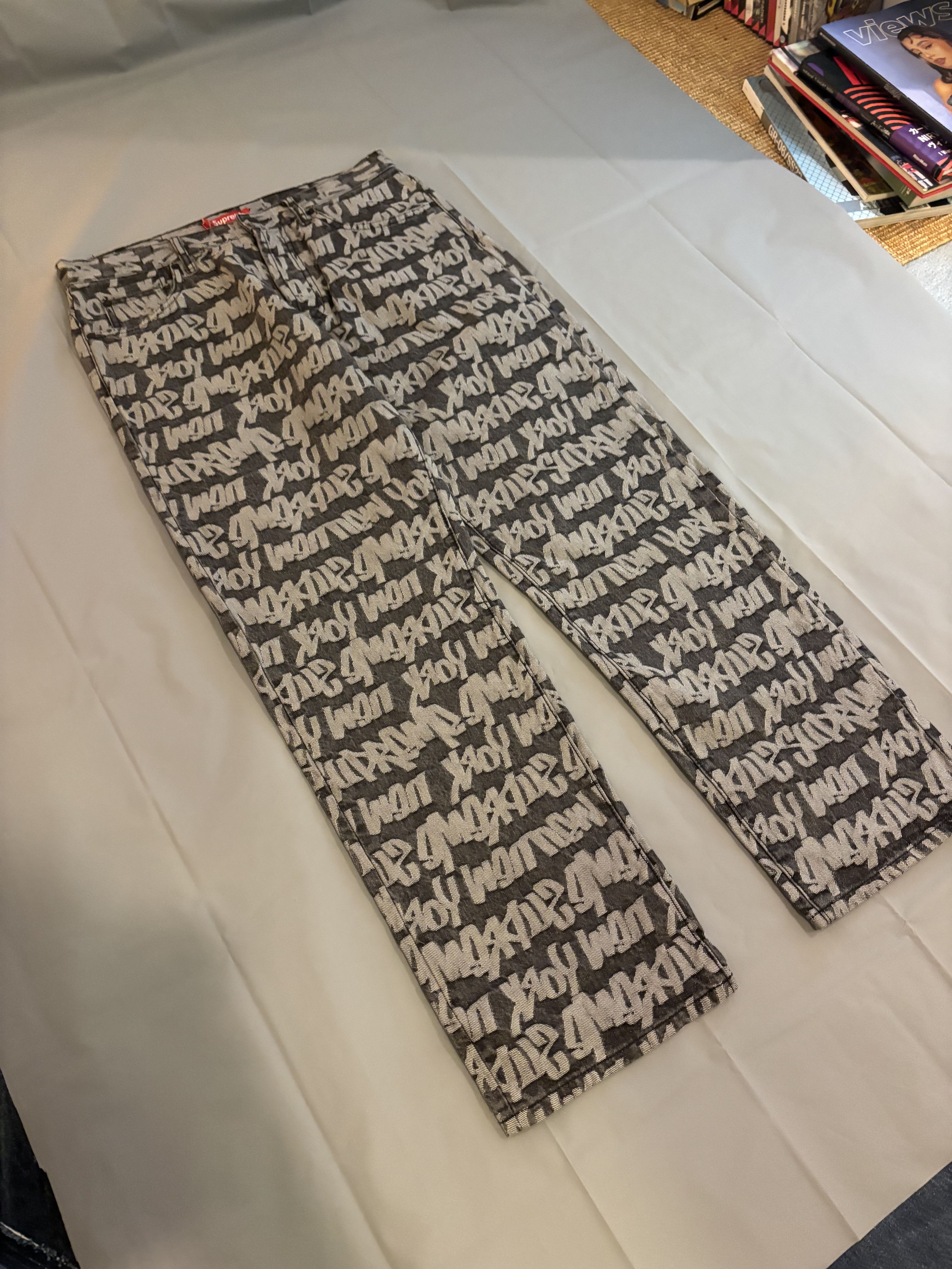 Supreme Jeans Supreme monogramme gris à motifs neuf avec étiquette Size US 34 / EU 50 - 5 Thumbnail