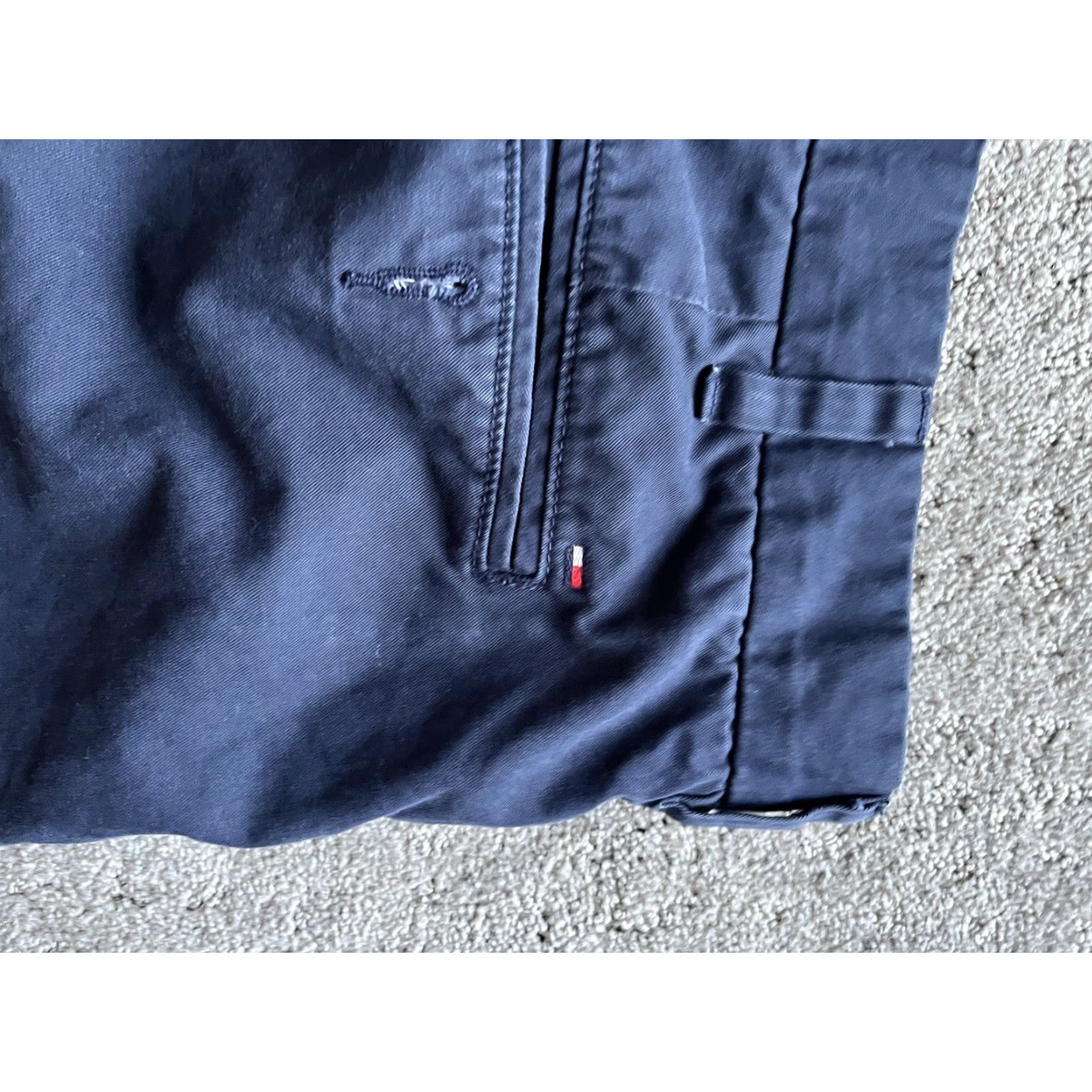 Tommy Hilfiger Tommy Hilfiger Navy Blue Flat Front Logo Print Chino Shorts Mens 38 Classic Fit Size US 38 / EU 54 - 2 Thumbnail