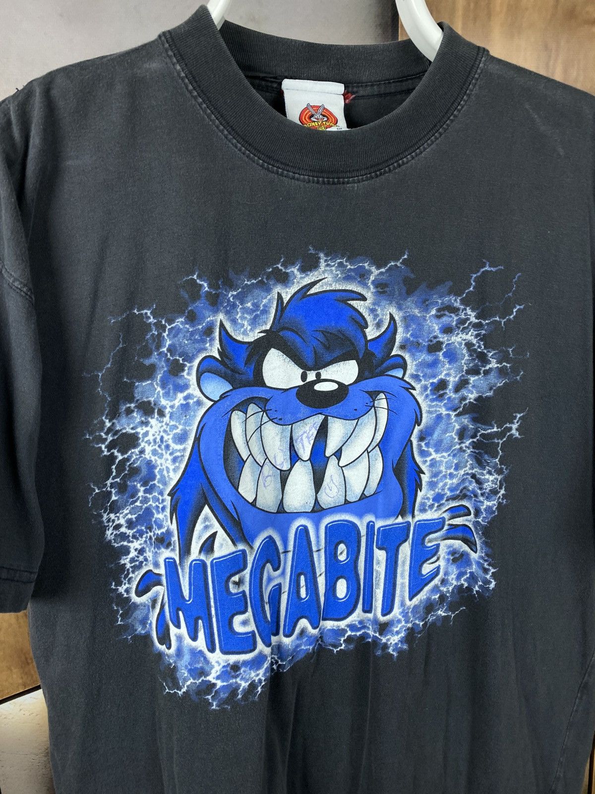 Warner Bros 🐶Vintage 1997 T-Shirt Looney Tunes Megabite VTG Tee🐶 Size US L / EU 52-54 / 3 - 2 Thumbnail