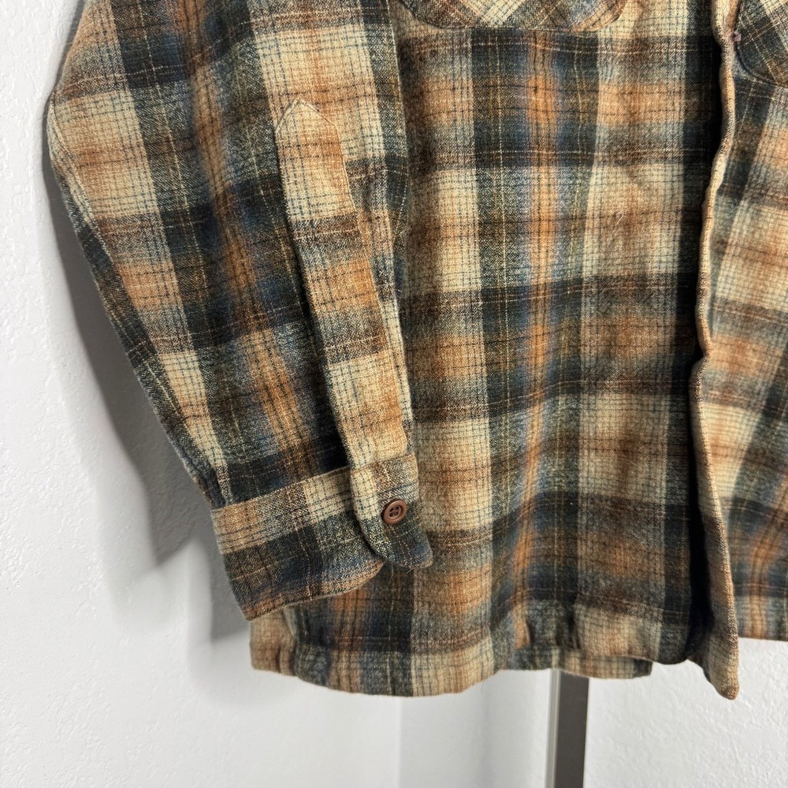 Pendleton × Vintage Vintage Pendleton Board Shirt Plaid Virgin Wool Size Medium Size US M / EU 48-50 / 2 - 3 Thumbnail