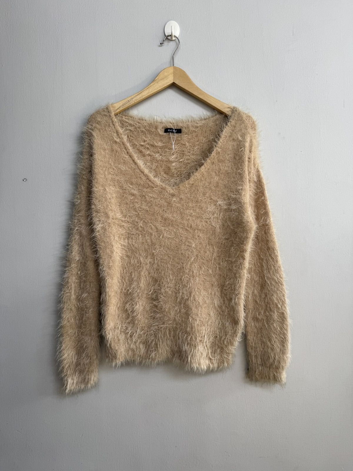 Japanese Brand FUZZY V NECK BY RAF RAF LONGSLEEVE SWEATER Size M / US 6-8 / IT 42-44 - 1 Thumbnail