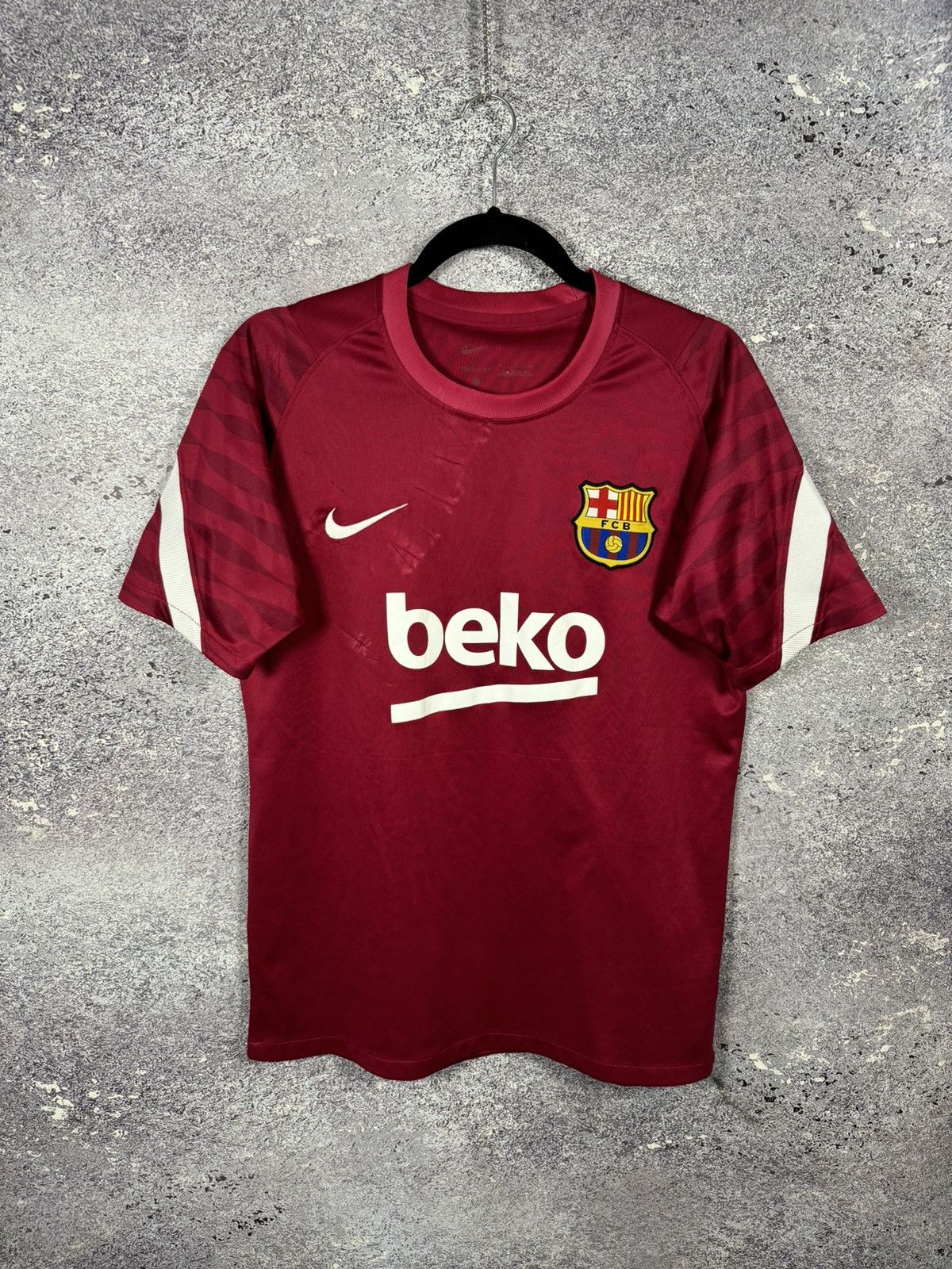 Nike × Vintage Vintage Barcelona Training Pre Match Nike Jersey Blokcore S Size US S / EU 44-46 / 1 - 1 Thumbnail