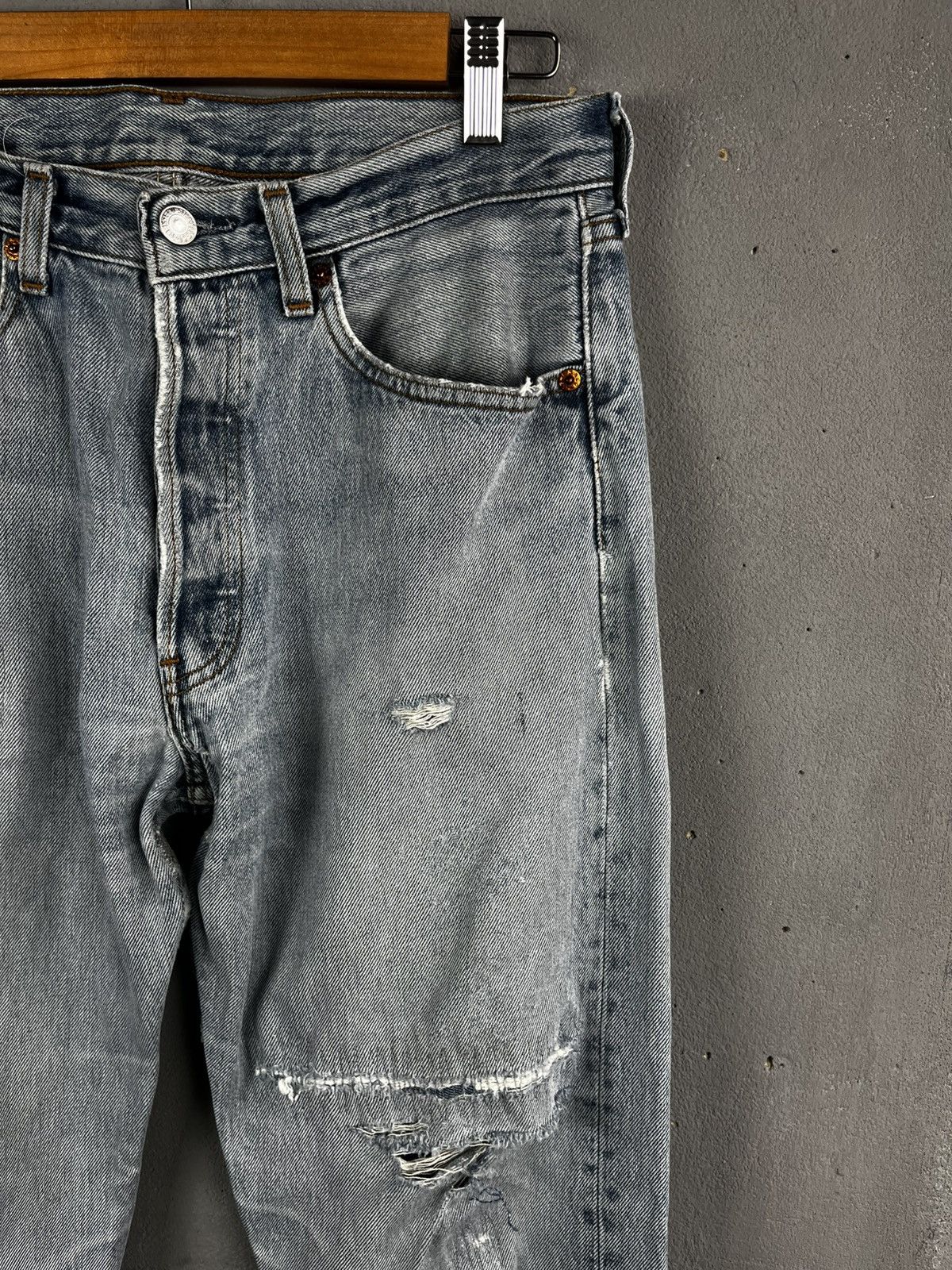 Levi's Levis 501 denim pants size 31-32 Size US 31 - 4 Thumbnail