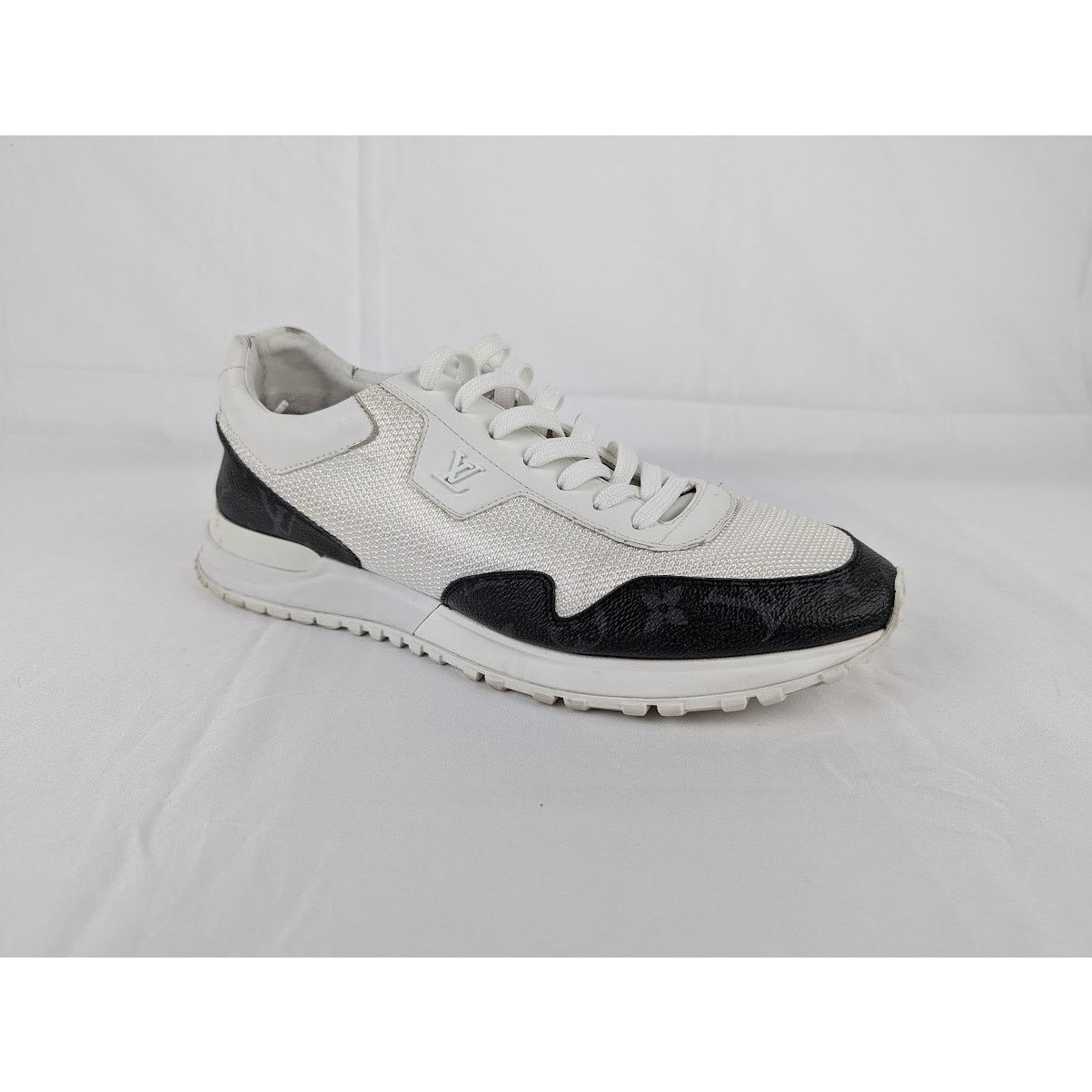 Louis Vuitton o1rshd1 Run Away Monogram Sneakers in White/Black Size US 10 / EU 43 - 2 Thumbnail