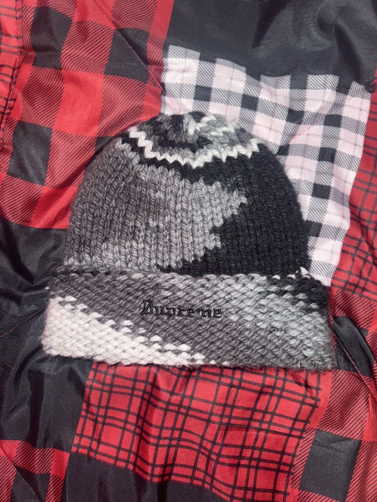 Supreme Supreme Gradient Spacedye Beanie ‘Black’ Size ONE SIZE - 1 Thumbnail