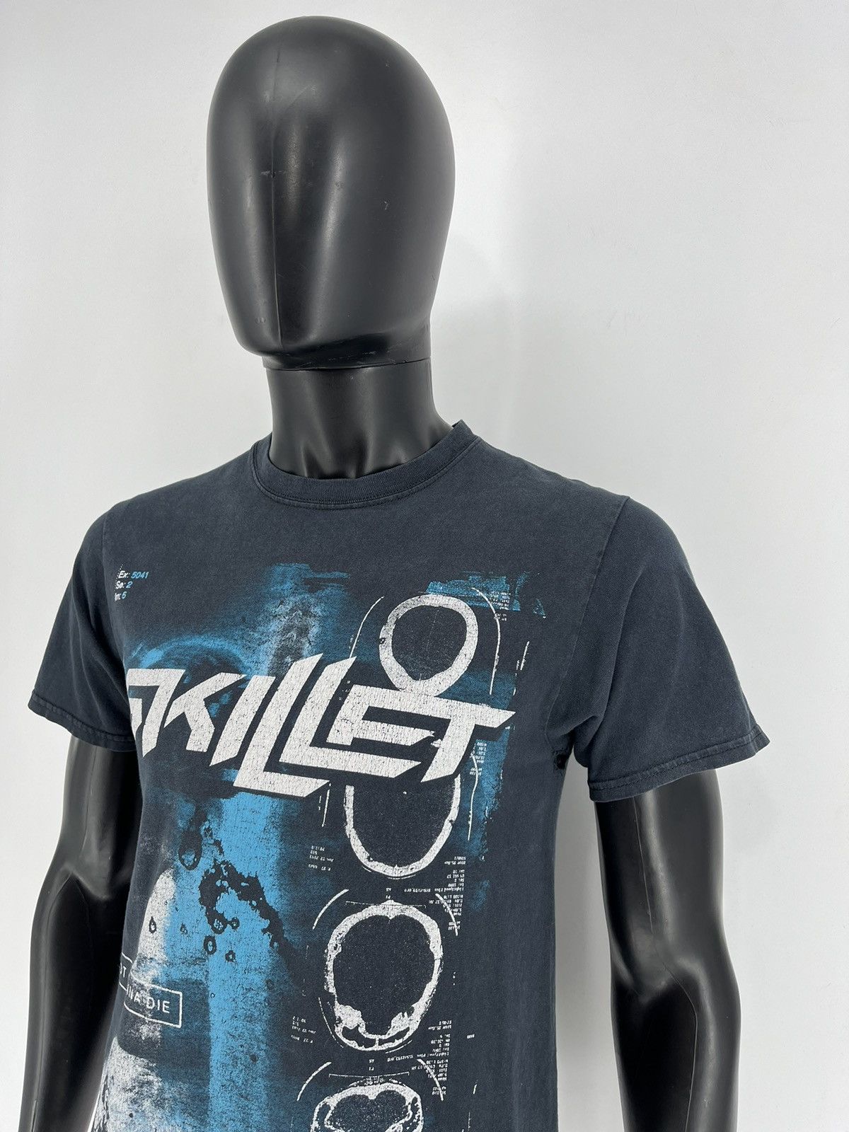 Band Tees Vintage Y2K Skillet Not Gonna Die Shirt Metal Rock Band Tee Size US S / EU 44-46 / 1 - 7 Thumbnail