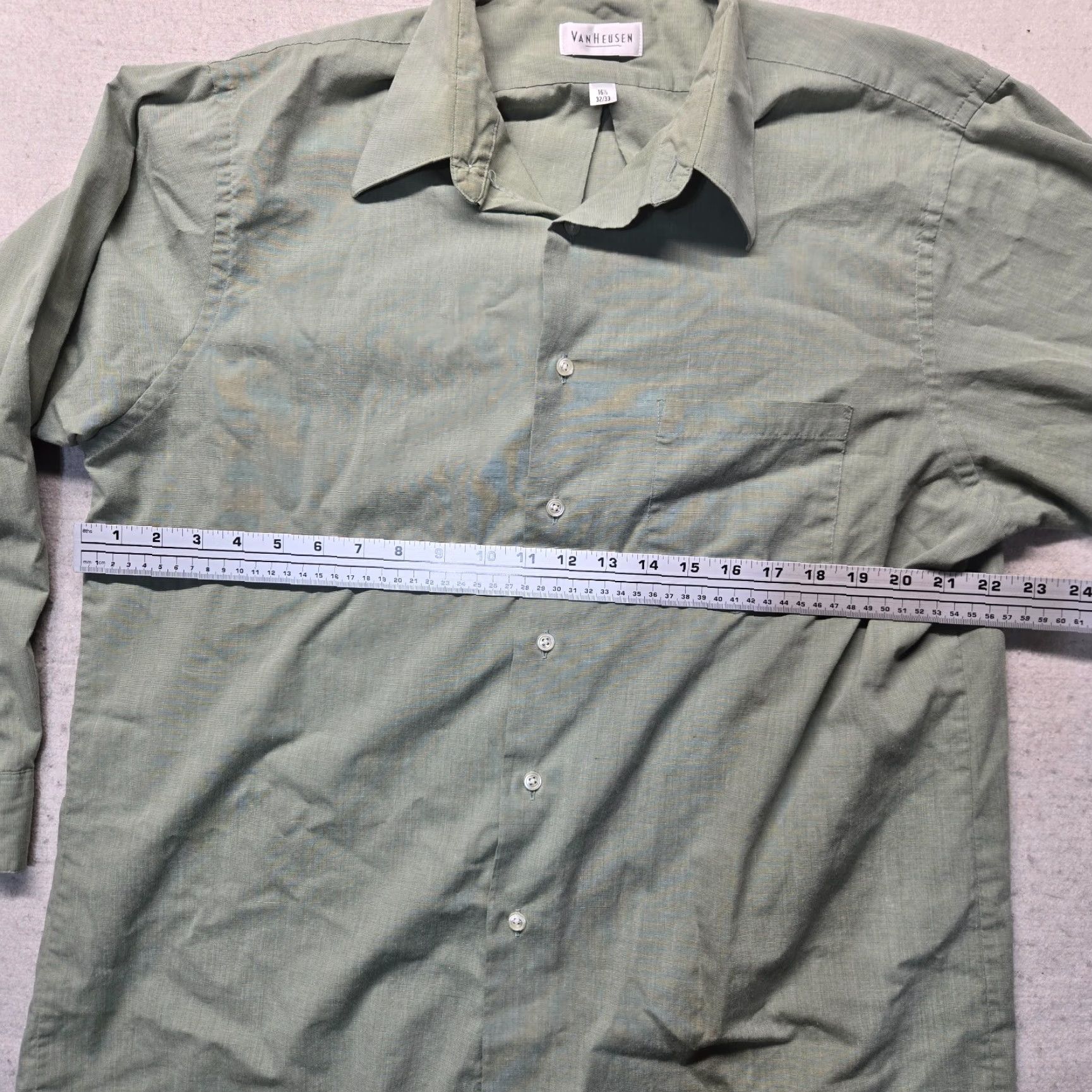 Van Heusen Van Heusen Shirt Men Long Sleeve Button-Up Solid Gray 16.5 32/33 Regular Fit Wrinkle Resistant Pocket cotton poly Size US XL / EU 56 / 4 - 4 Thumbnail