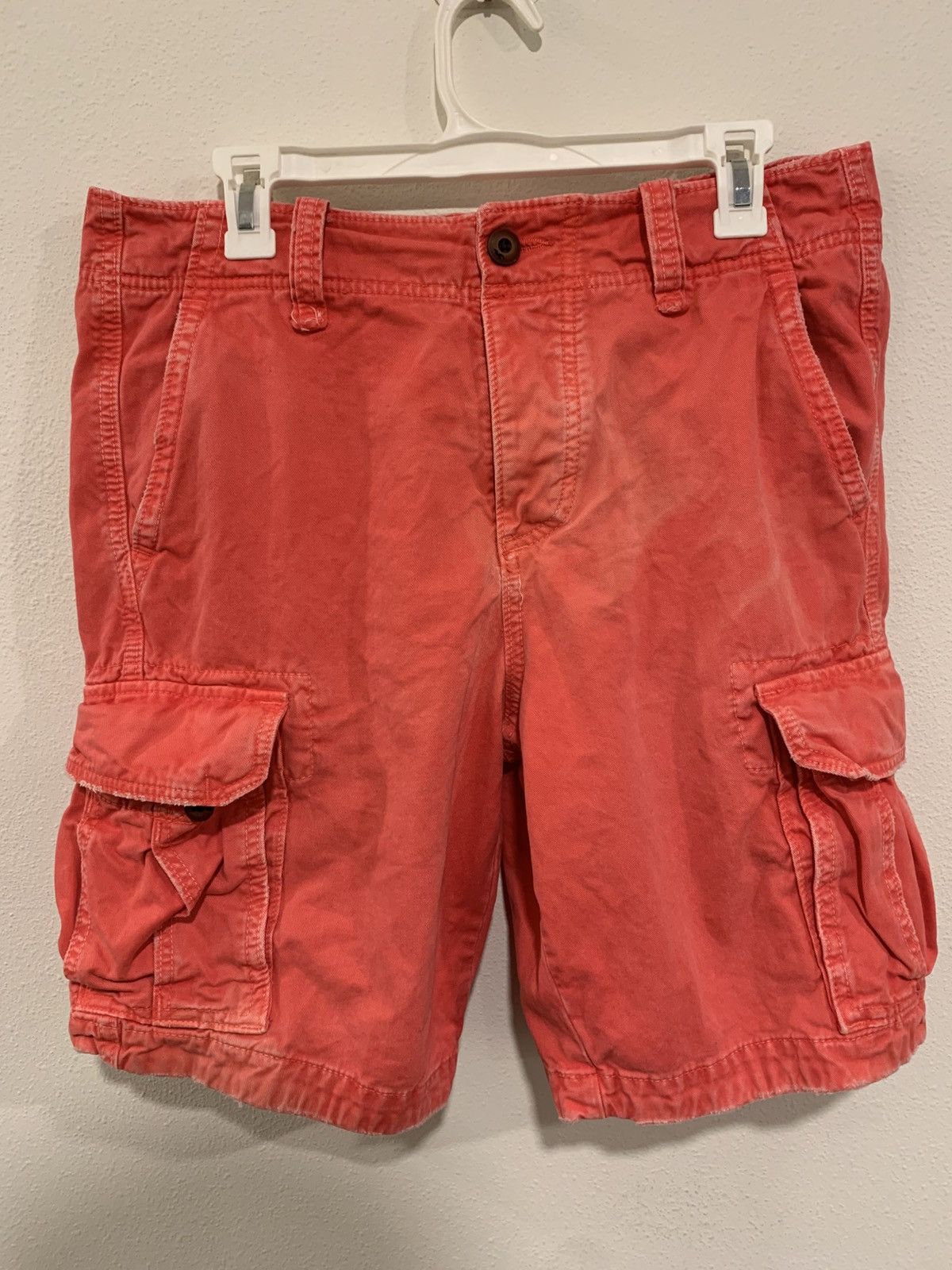 Hollister Early 2000”s Hollister red cargo shorts Size US 32 / EU 48 - 1 Thumbnail