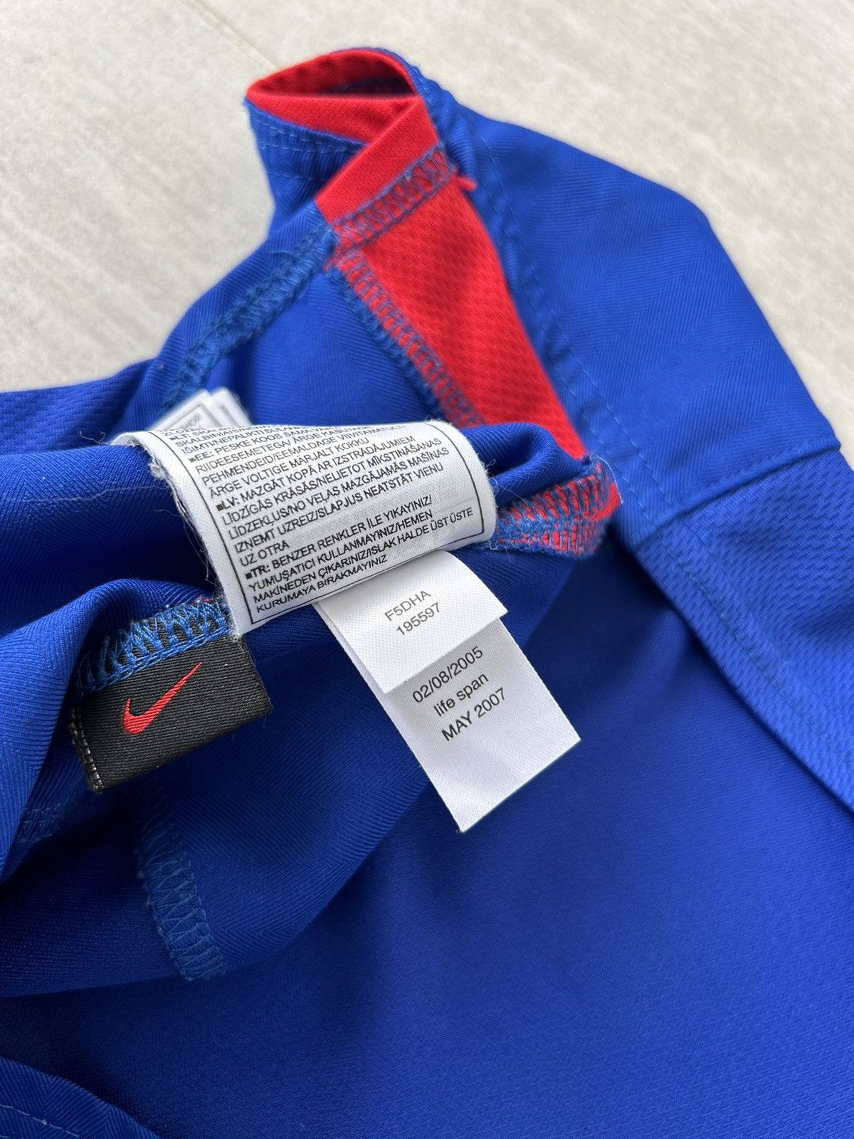 Nike Manchester United Nike 2005-06 Away Soccer Jersey Shirt Size US M / EU 48-50 / 2 - 8 Thumbnail