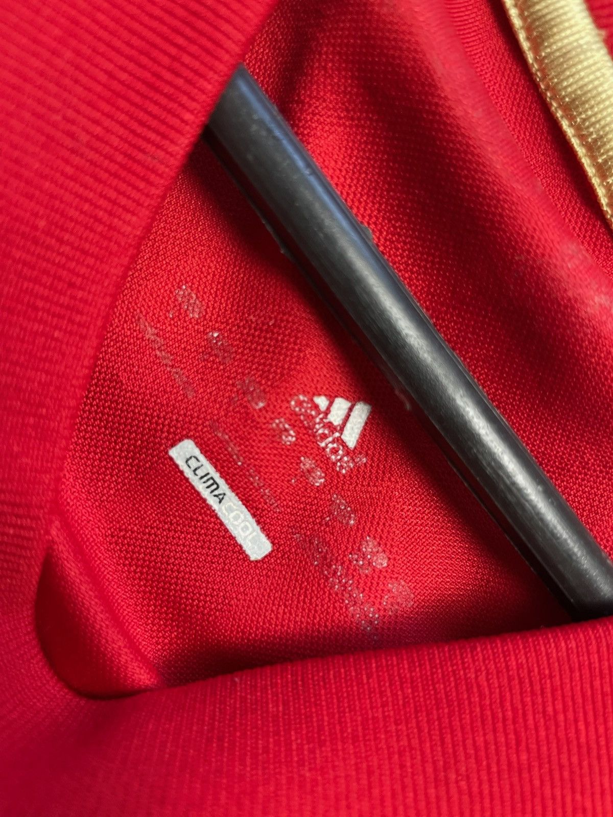 Vintage Vintage adidas Liverpool soccer jersey size L red Size US L / EU 52-54 / 3 - 5 Thumbnail