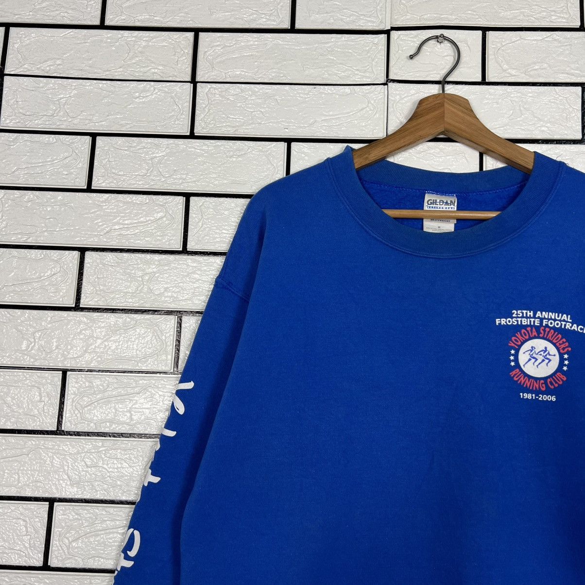 Gildan Y2k YOKOTA STRIDERS Frostbite Footrace Sweatshirt #4167-C191 Size US M / EU 48-50 / 2 - 6 Thumbnail