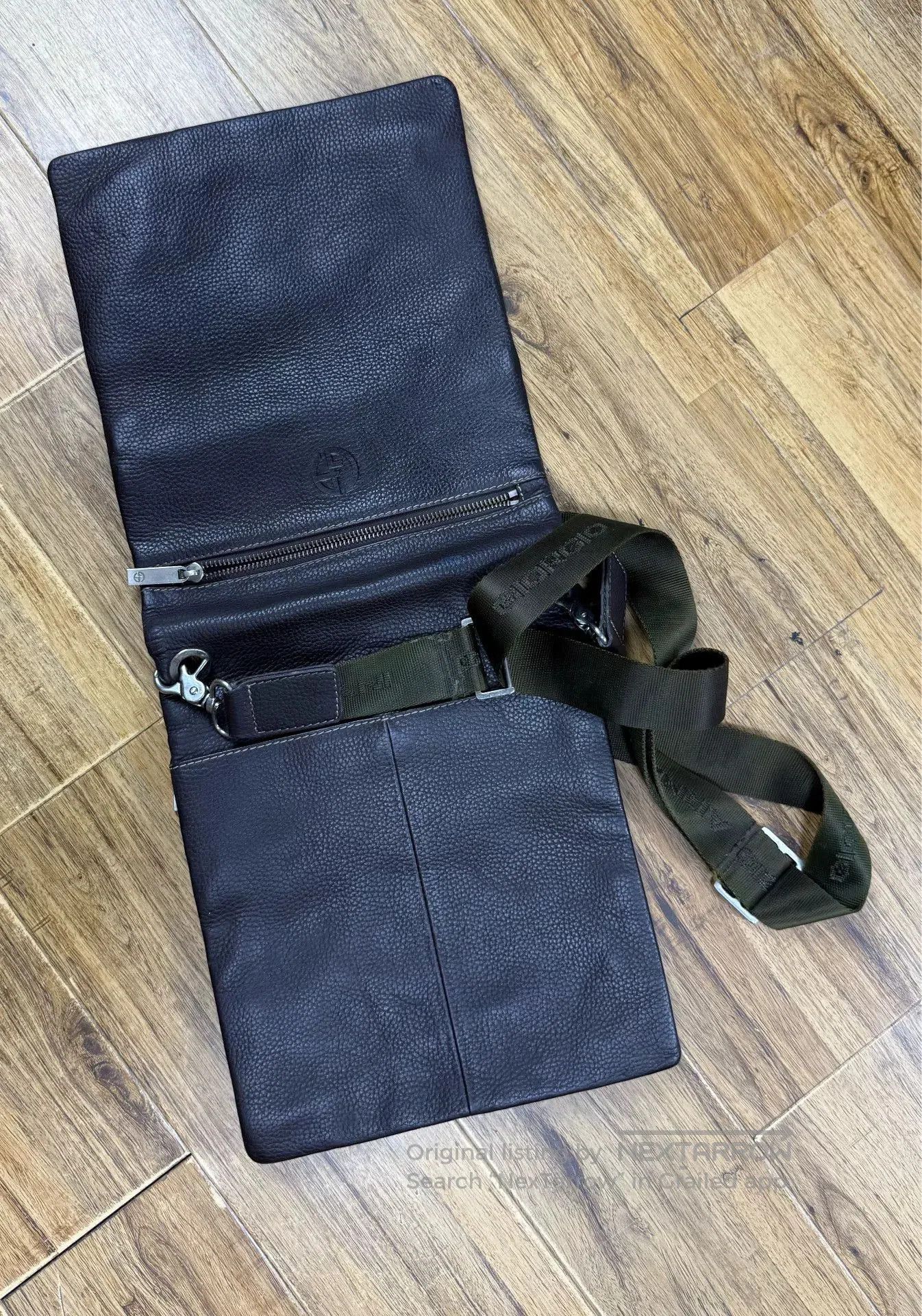 Giorgio Armani Giorgio Armani Leather Crossbody Bag. Size ONE SIZE - 1 Thumbnail