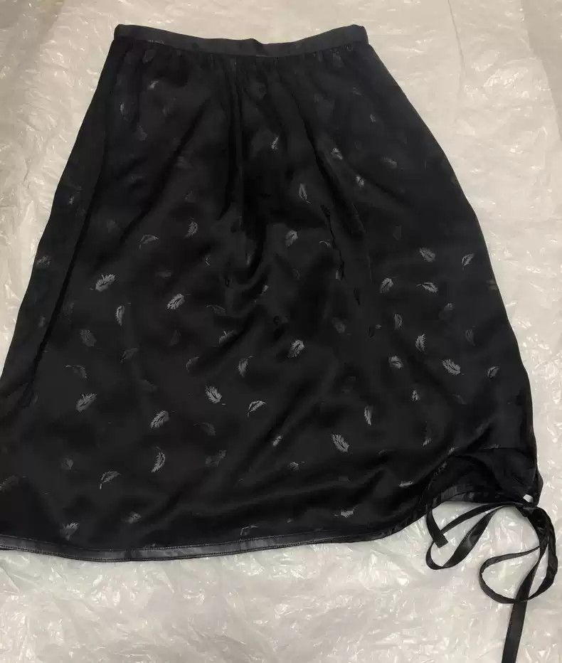 image of Comme Des Garcons Comme Des Garcon Feather Satin Half Skirt in Black, Men's (Size 27)