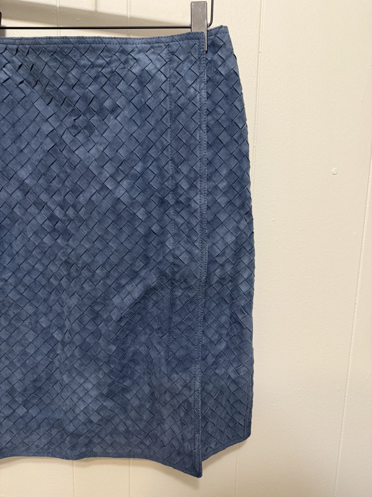 Bottega Veneta Bottega Veneta Intrecciato Suede Leather Skirt Size 28" / US 6 / IT 42 - 2 Thumbnail