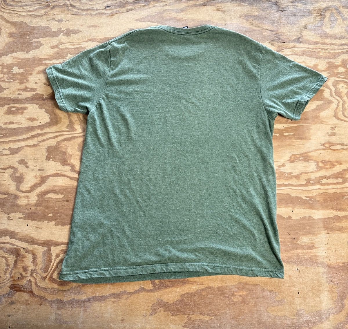 Quiksilver Green Quiksilver graphic tee with a relaxed fit Size US L / EU 52-54 / 3 - 3 Thumbnail