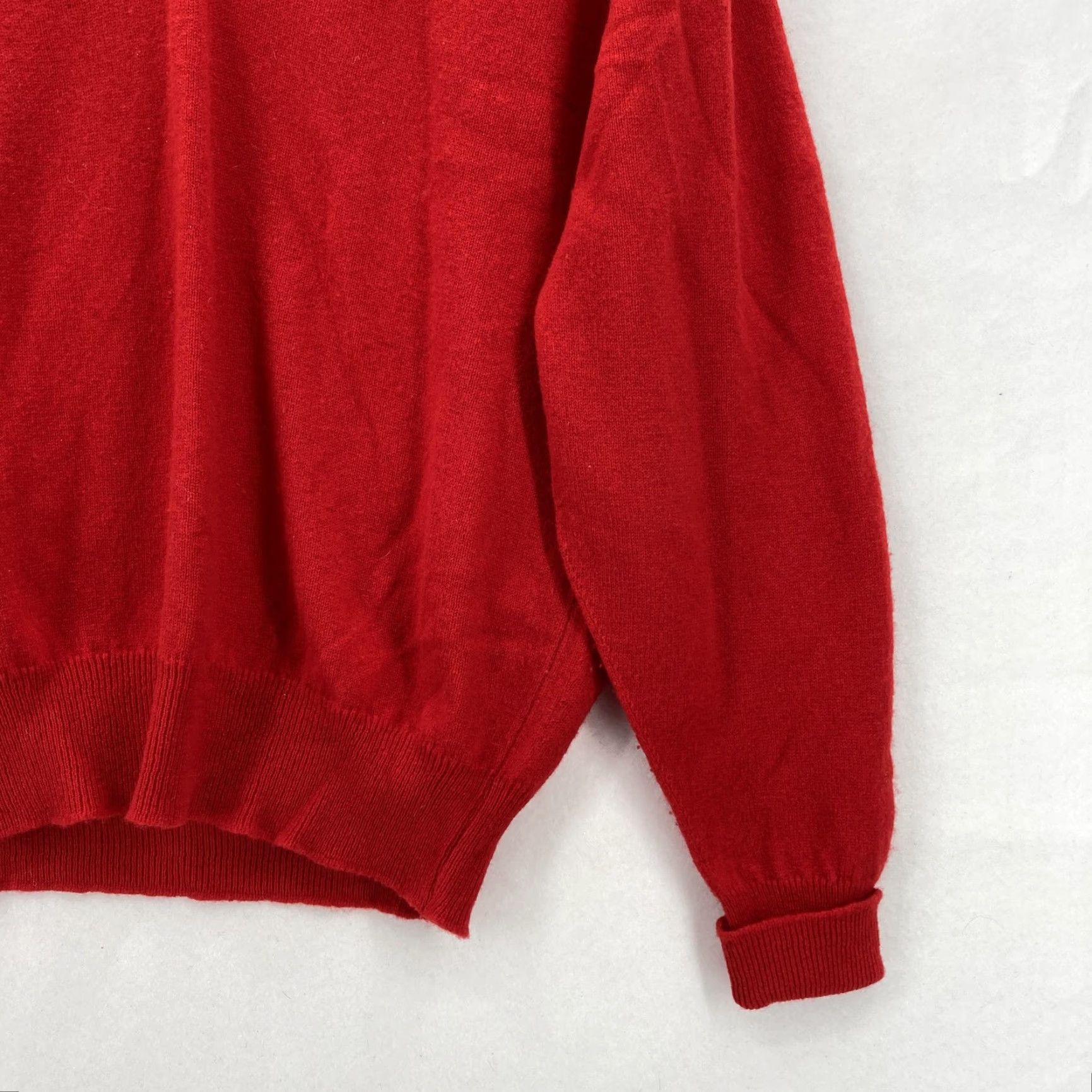 Lands' End VINTAGE Lands' End Sweater Mens Large Red V-Neck 100% Lambswool Pullover England Size US L / EU 52-54 / 3 - 3 Thumbnail