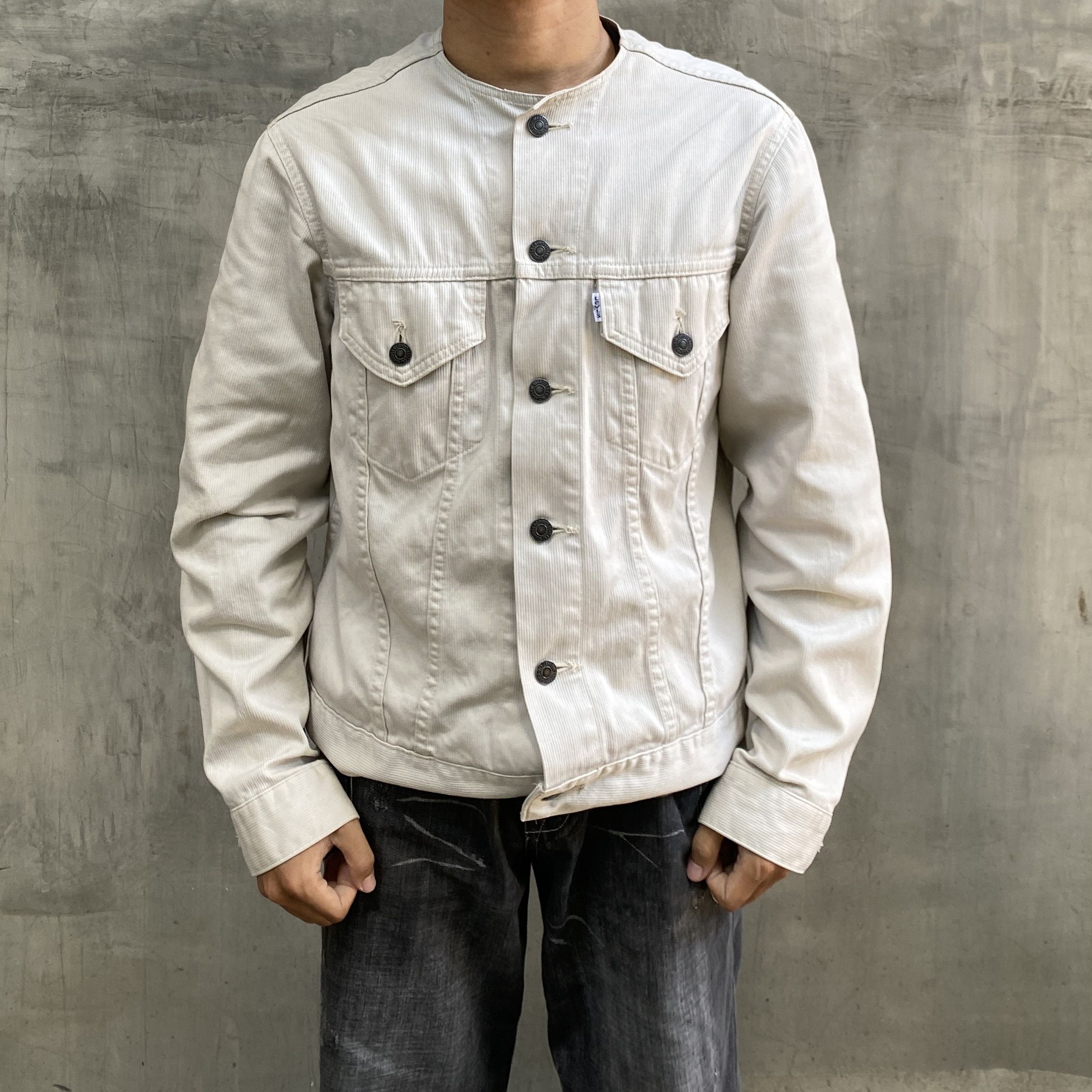 Levi's × Vintage vintage levi’s corduroy trucker jacket Size M / US 6-8 / IT 42-44 - 3 Thumbnail