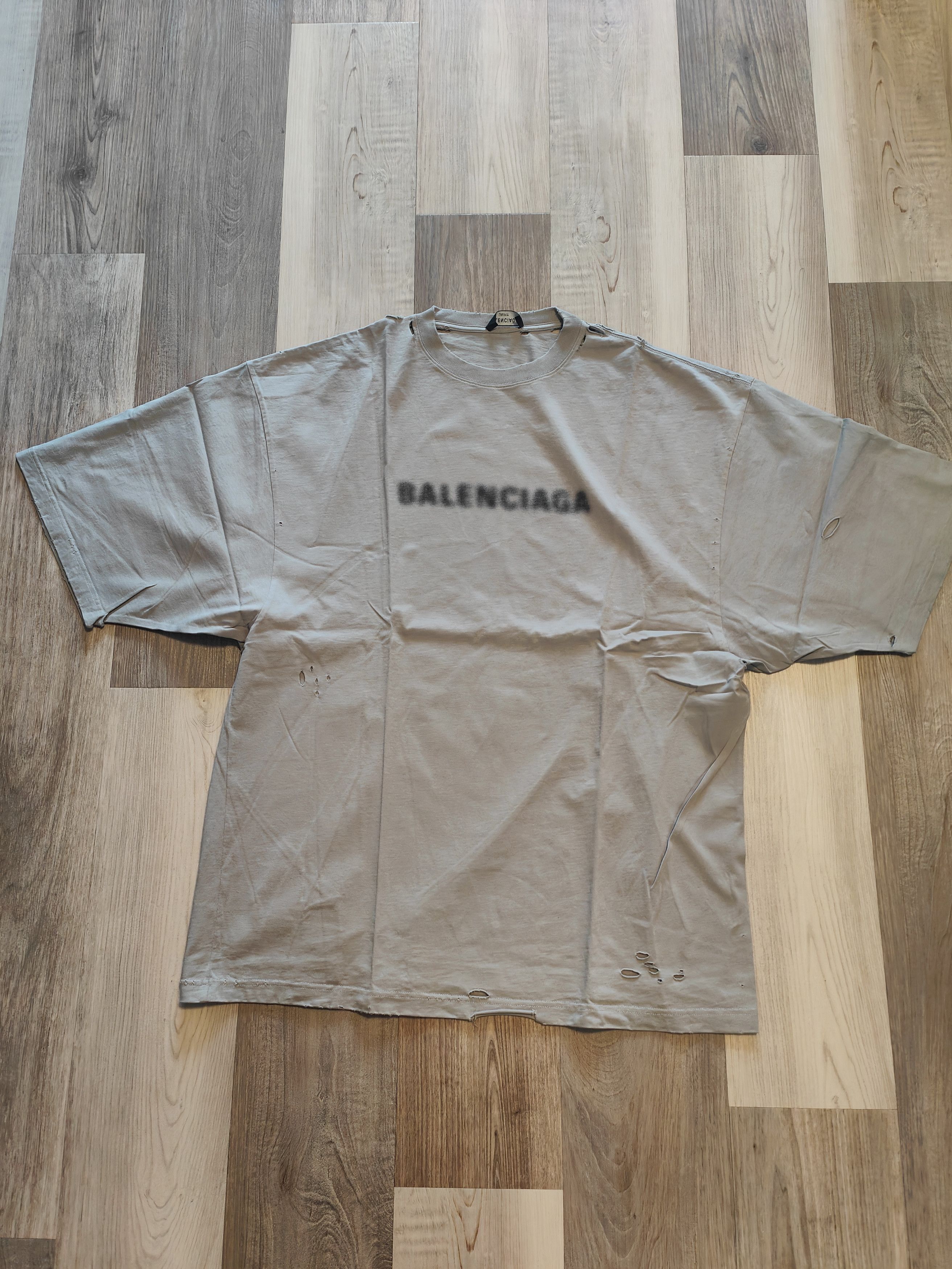Balenciaga Balenciaga Blurred Distressed T-shirt Size US L / EU 52-54 / 3 - 1 Thumbnail