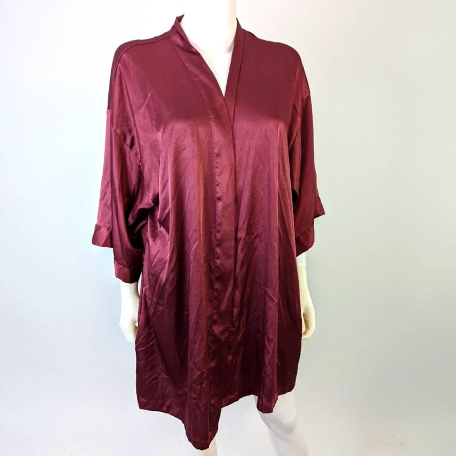 Victoria's Secret Victoria's Secret Silky Robe Size ONE SIZE - 1 Thumbnail