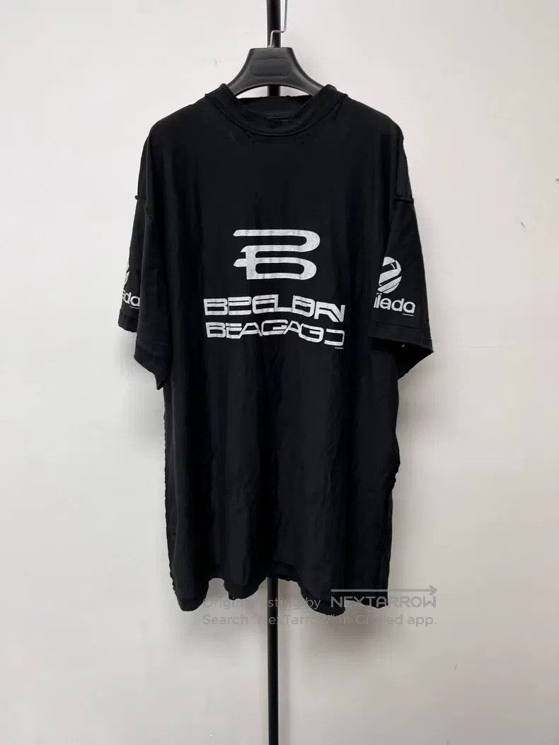 Balenciaga Balenciaga Logo Letter Printed Short Sleeve T-Shirt Size US M / EU 48-50 / 2 - 1 Thumbnail