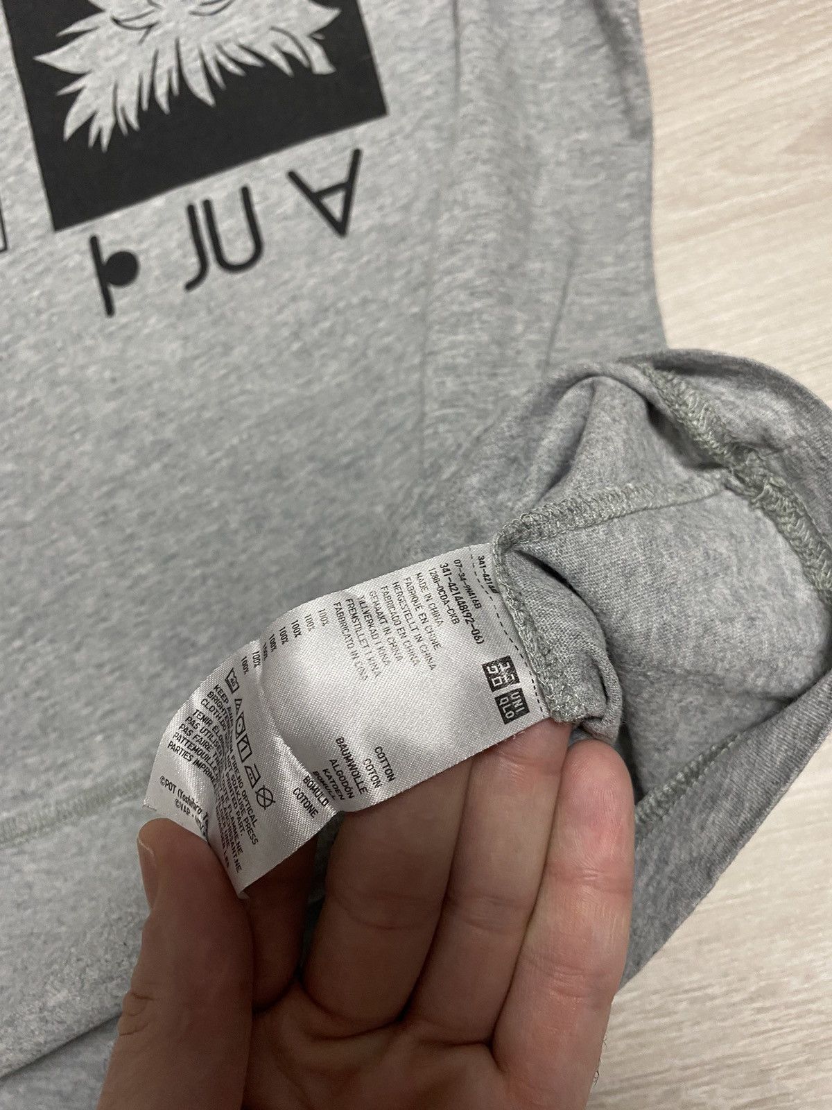 Anime Uniqlo Hunter x Hunter Gon Killua T-Shirt Size S Size US S / EU 44-46 / 1 - 6 Thumbnail