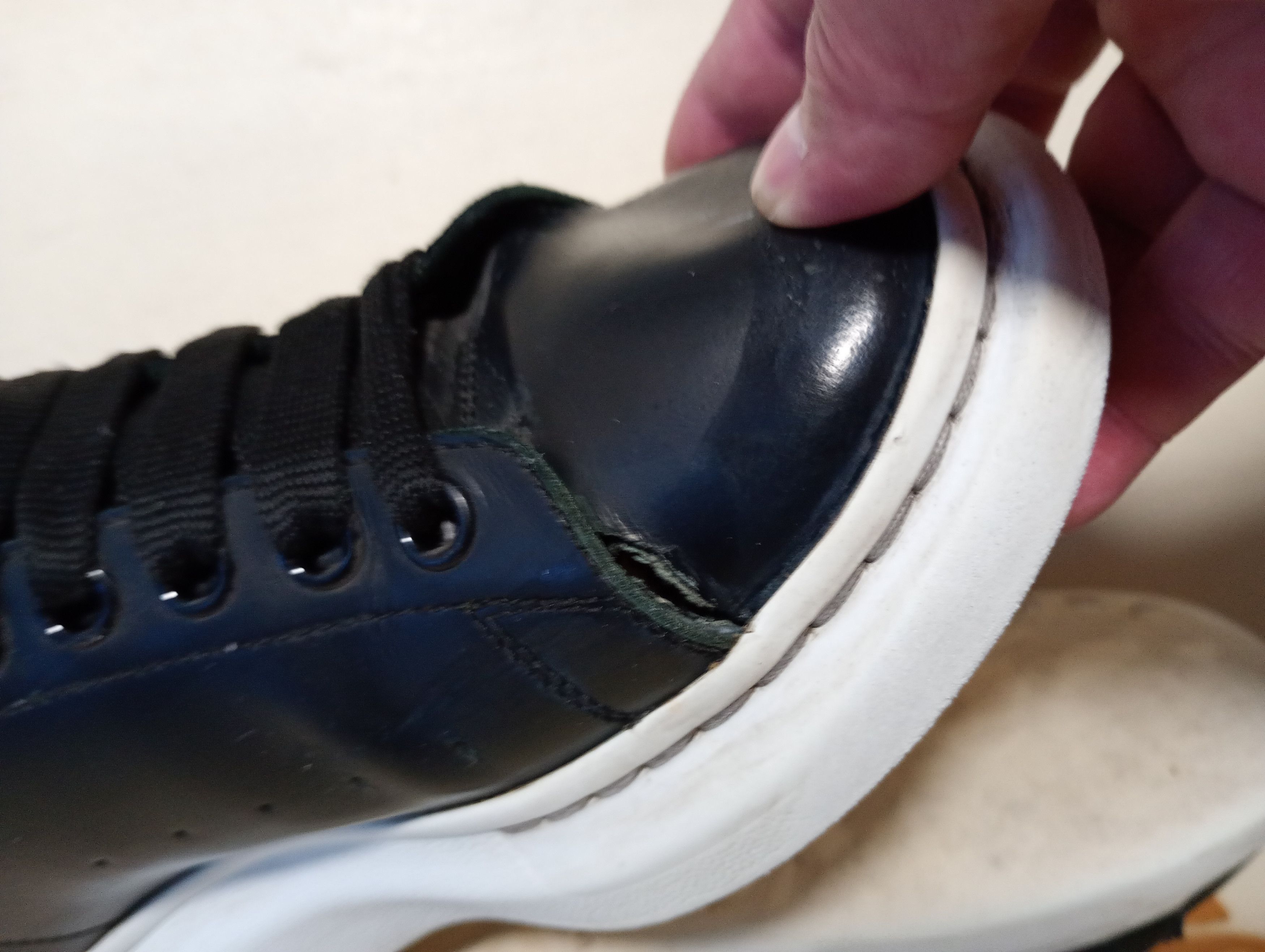 Alexander McQueen Alexander McQueen Sneakers Size US 8 / EU 41 - 10 Thumbnail