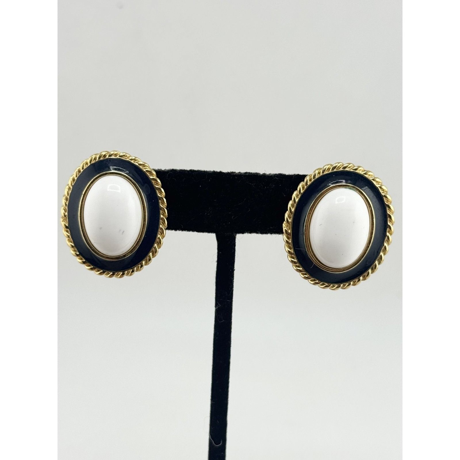 Monet Monet vintage white stone blue enamel earrings Size ONE SIZE - 1 Thumbnail