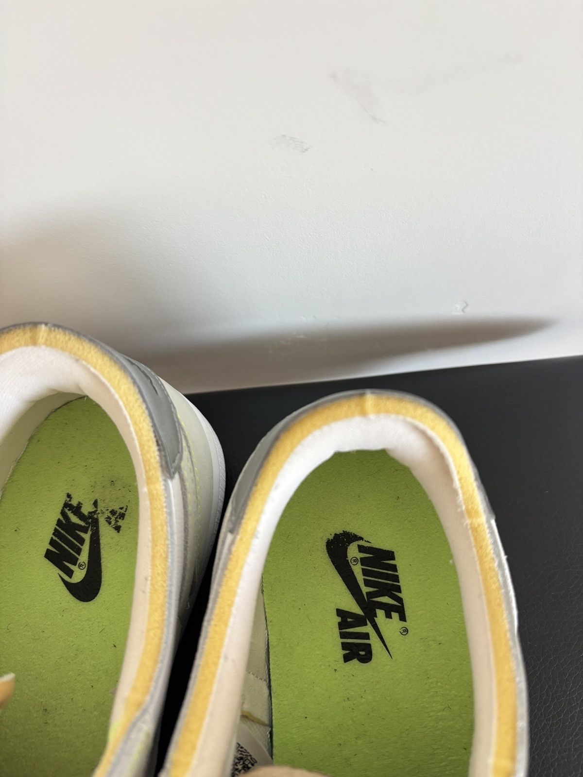 Jordan Brand Jordan 1 Low OG Ghost Green Size US 9 / EU 42 - 4 Thumbnail