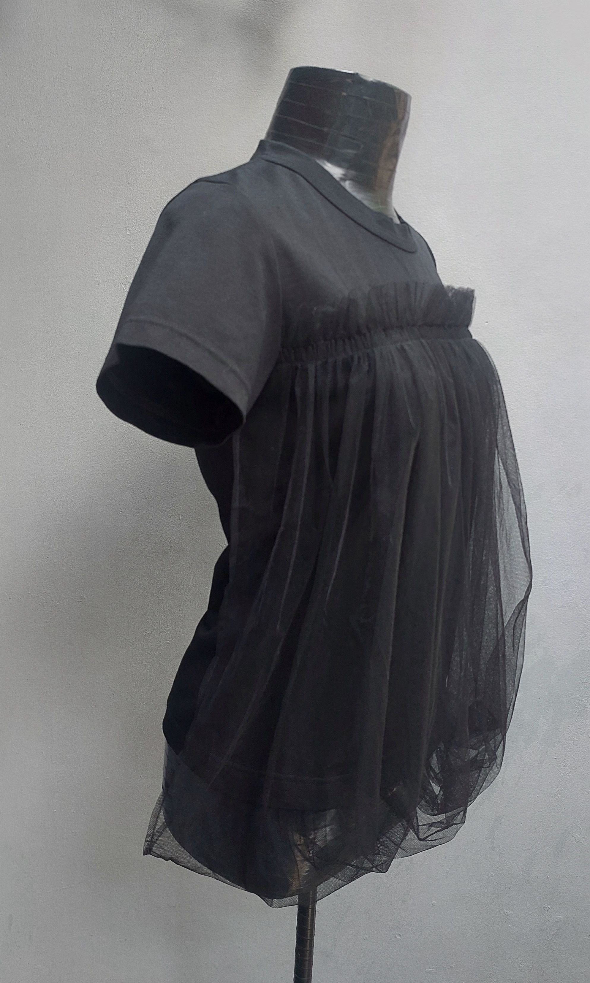 Noir Kei Ninomiya Noir Kei Ninomiya Cotton with sheer gathered tulle overlay Size S / US 4 / IT 40 - 3 Thumbnail