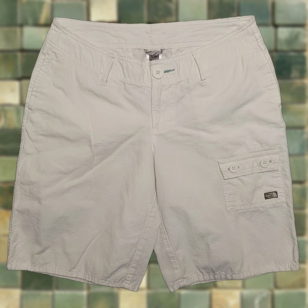 The North Face VINTAGE The North Face Shorts Women 10 White Ripstop 100% Cotton Cargo Utility Hiking Gorp Size 32" / US 10 / IT 46 - 1 Thumbnail