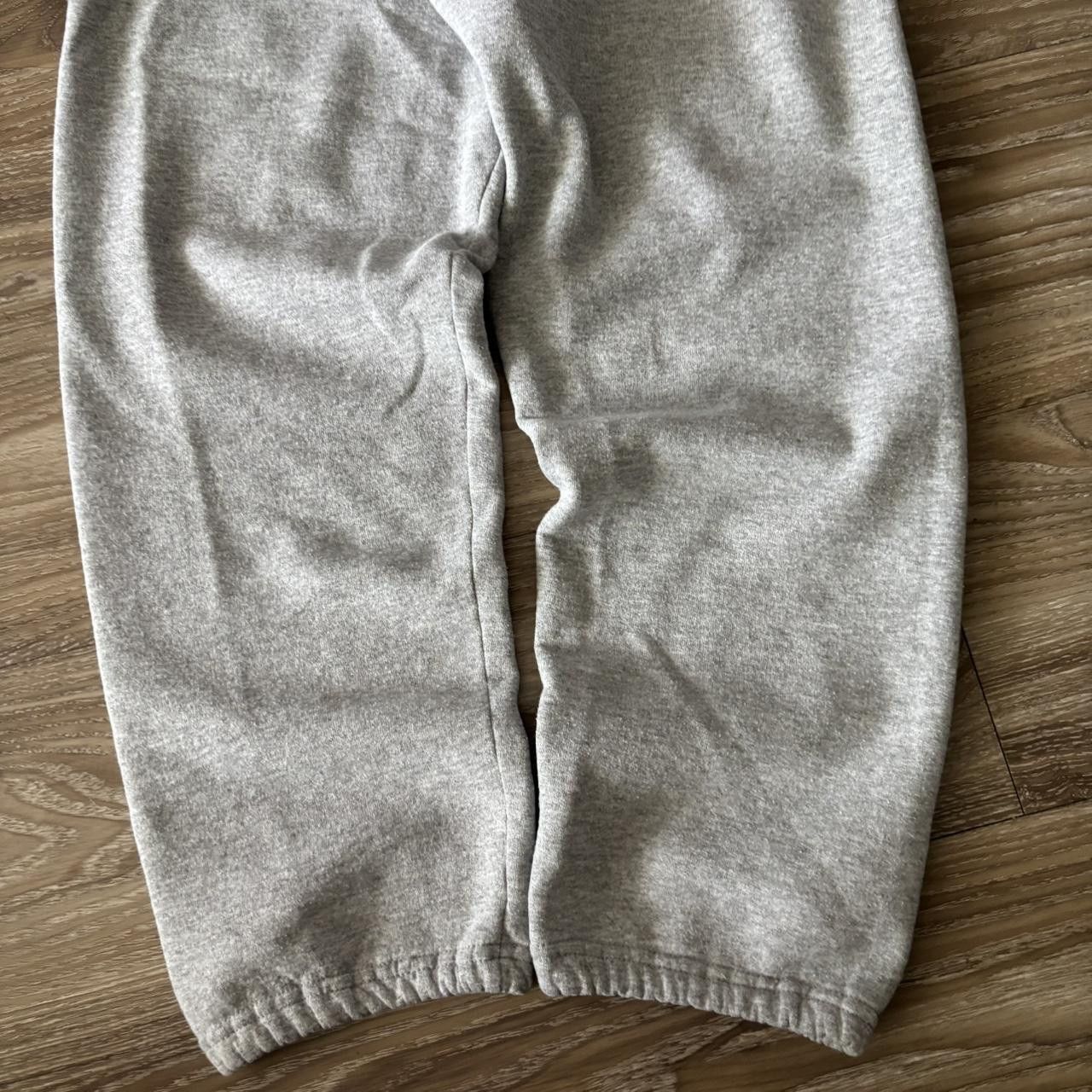 Vintage Crazy Vintage Y2K/2000s Light Grey Essential Sweatpants! Size M Size US 32 / EU 48 - 5 Thumbnail