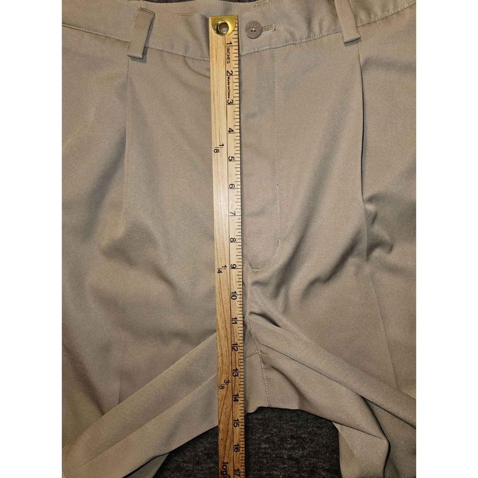 Nike Nike Golf Chino Shorts Men's 36 Khaki Pleated Fit Casual Outdoors Active Size US 36 / EU 52 - 4 Thumbnail
