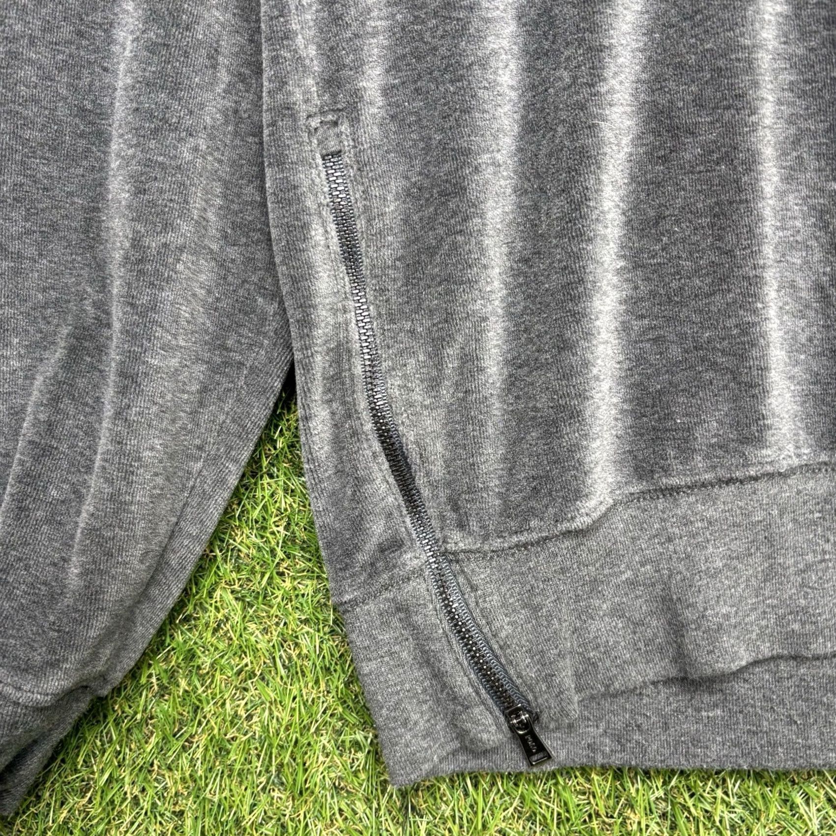 Polo Ralph Lauren Polo Ralph Lauren Sweatshirt Mens Medium Velour Gray Side Zip Preppy Crewneck Size US M / EU 48-50 / 2 - 4 Thumbnail