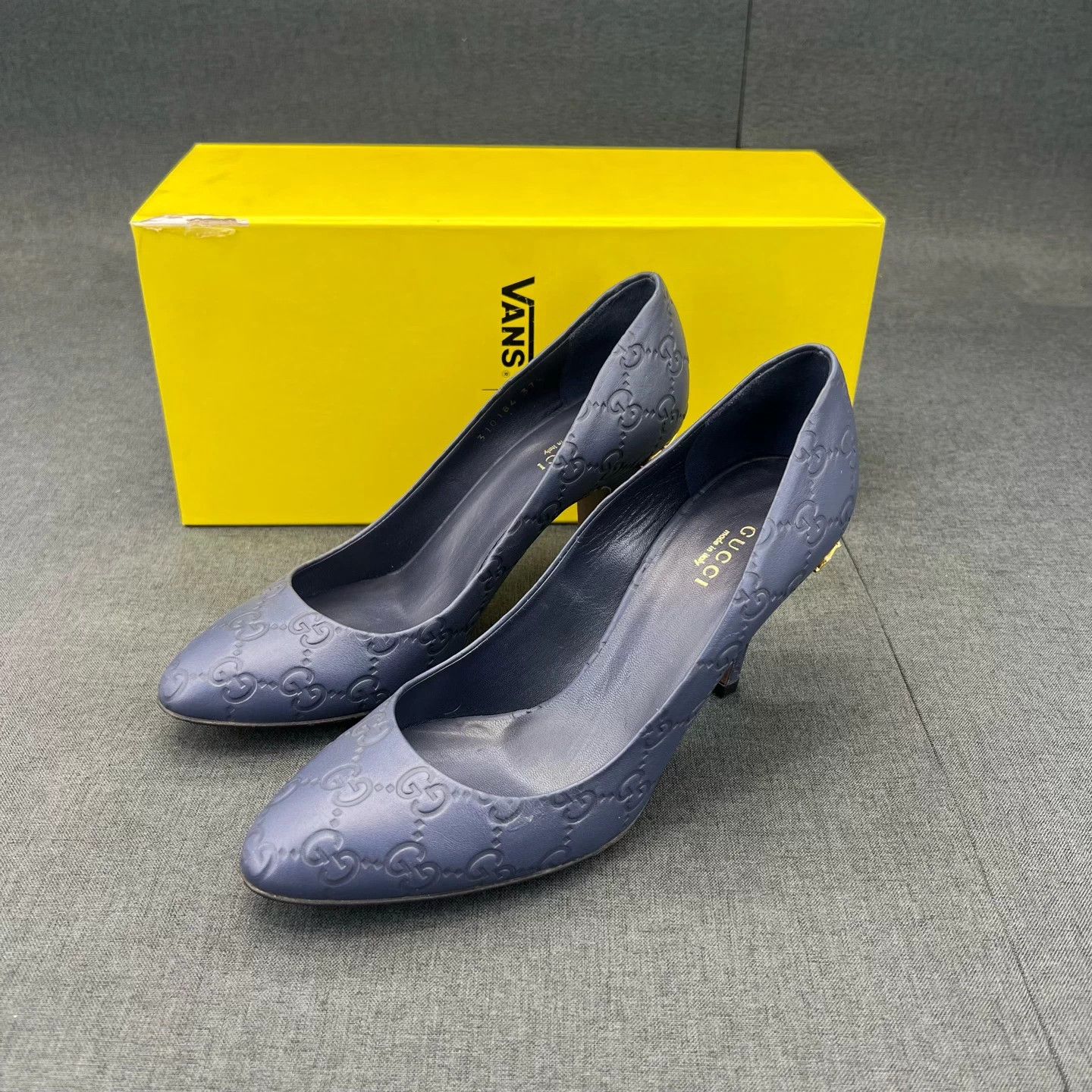 Gucci Gucci purple GG all over logo heels 37.5 worn Size US 7.5 / IT 37.5 - 1 Thumbnail