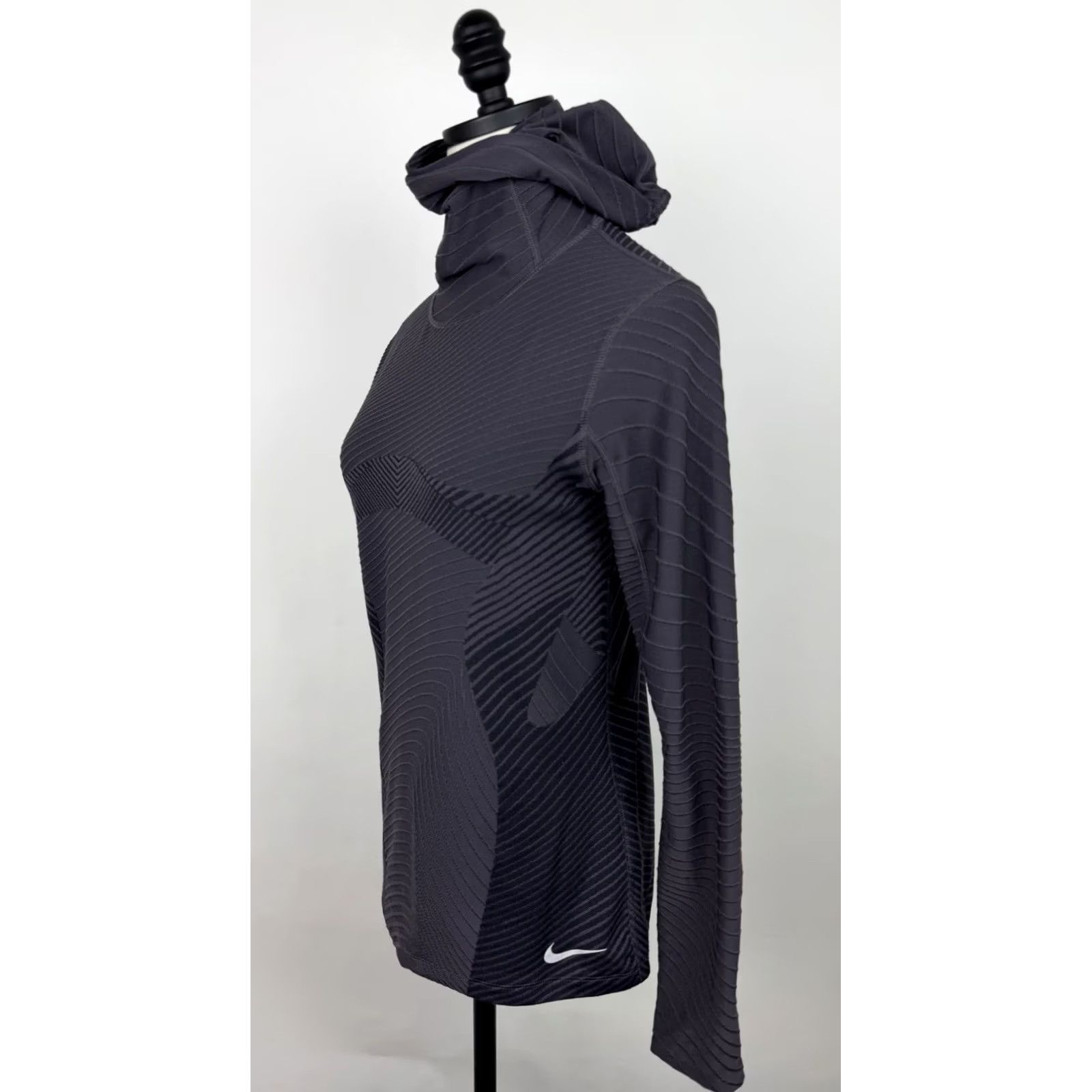 Nike Nike Dri-FIT Womens Small Hooded Running Shirt Charcoal Gray Long Sleeve Thumbholes Pullover Size S / US 4 / IT 40 - 4 Thumbnail