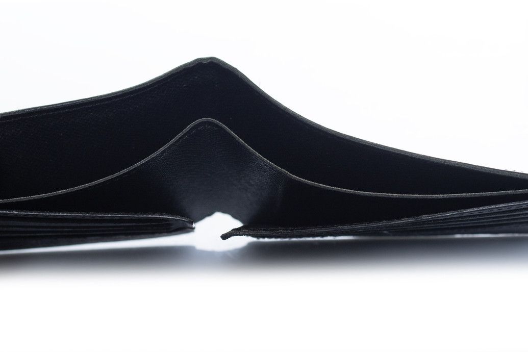 Louis Vuitton Louis Vuitton, black grained leather wallet with LV Size ONE SIZE - 5 Thumbnail
