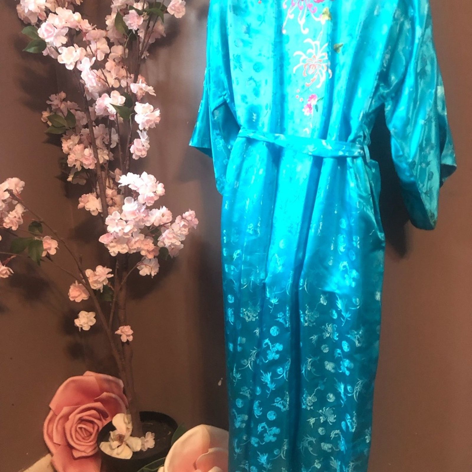 Embroidered silk robe floral