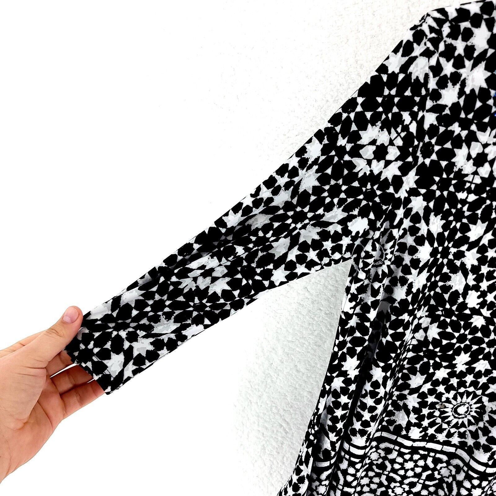 Vintage Ruby Rd. Petite PM Black White Floral Blouse W/ Blue Stones Size M / US 6-8 / IT 42-44 - 3 Thumbnail