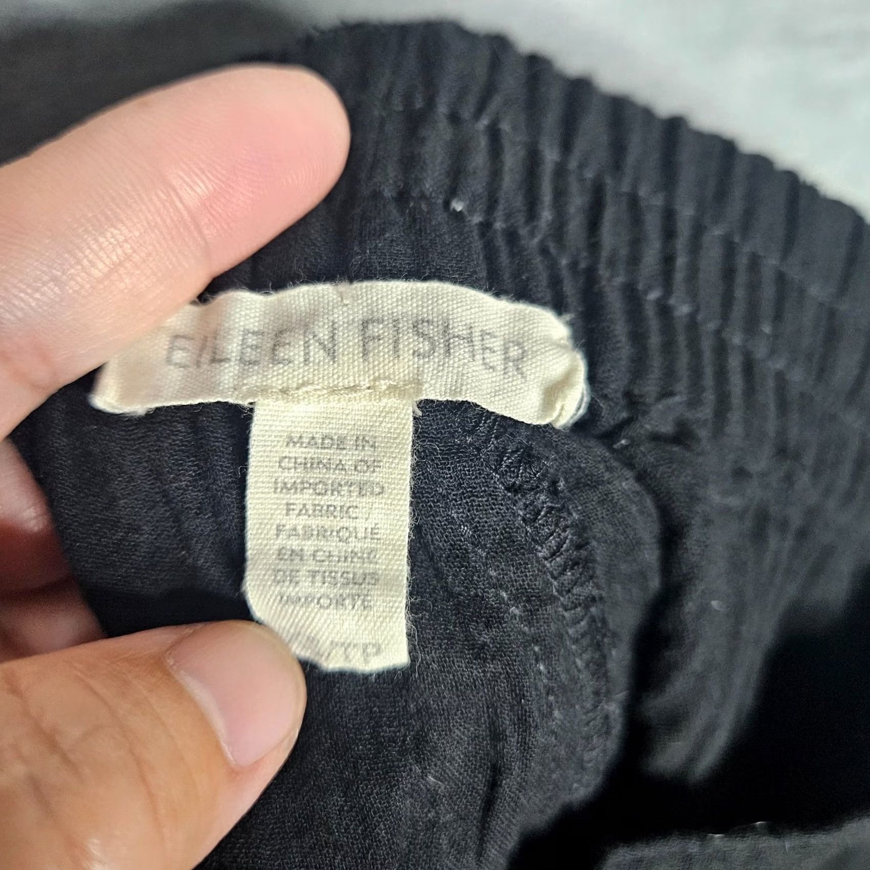 Eileen Fisher Eileen Fisher Women's Pants Casual Black XS Regular Front Flat Pull On Buttoned Crinkle Organic Cotton Viscose Easy Care Machine Washable Solid Retro? Size 26" / US 2 / IT 38 - 3 Thumbnail