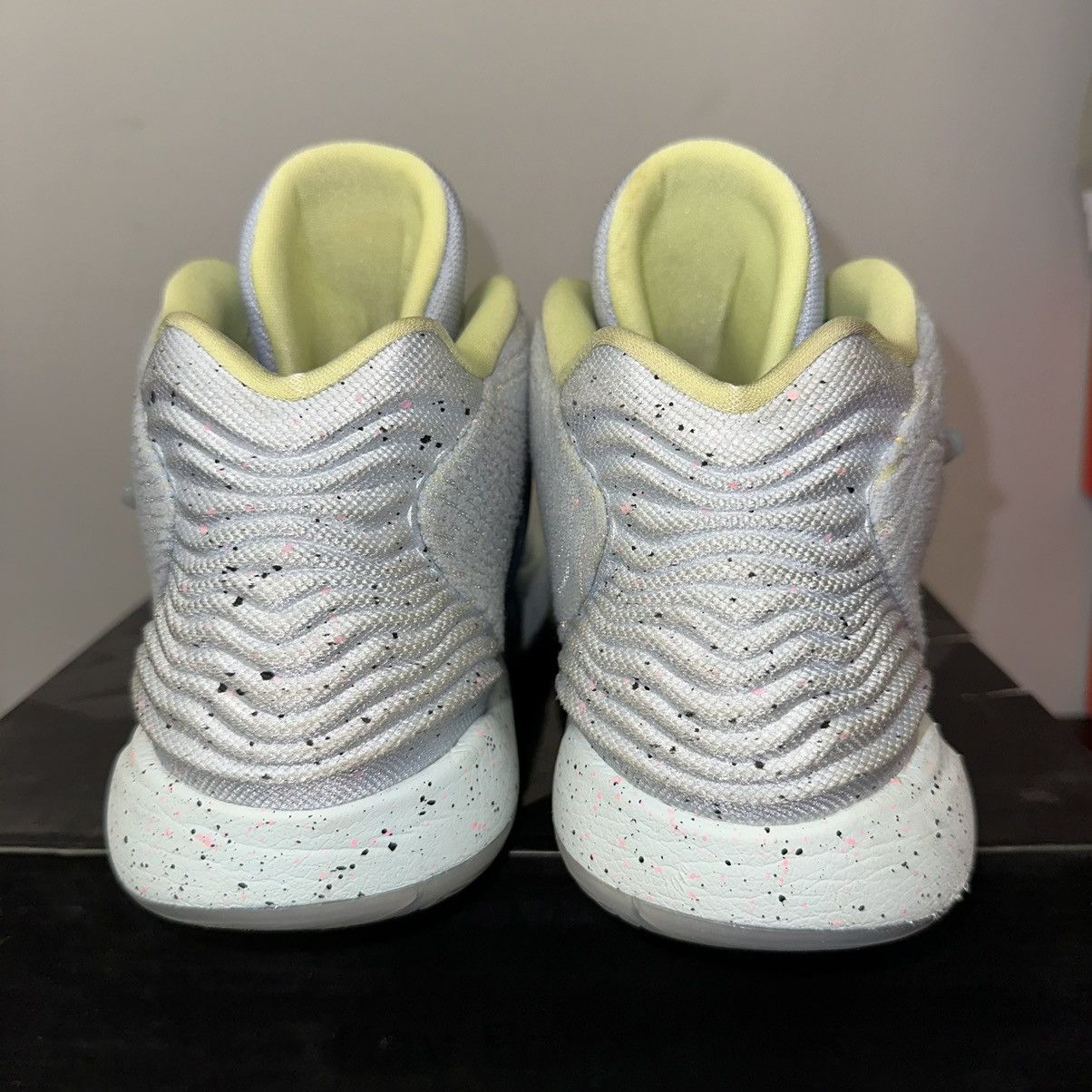 Nike Size 12 - Nike KD14 Enspire Friends And Family Basketball Size US 12 / EU 45 - 3 Thumbnail