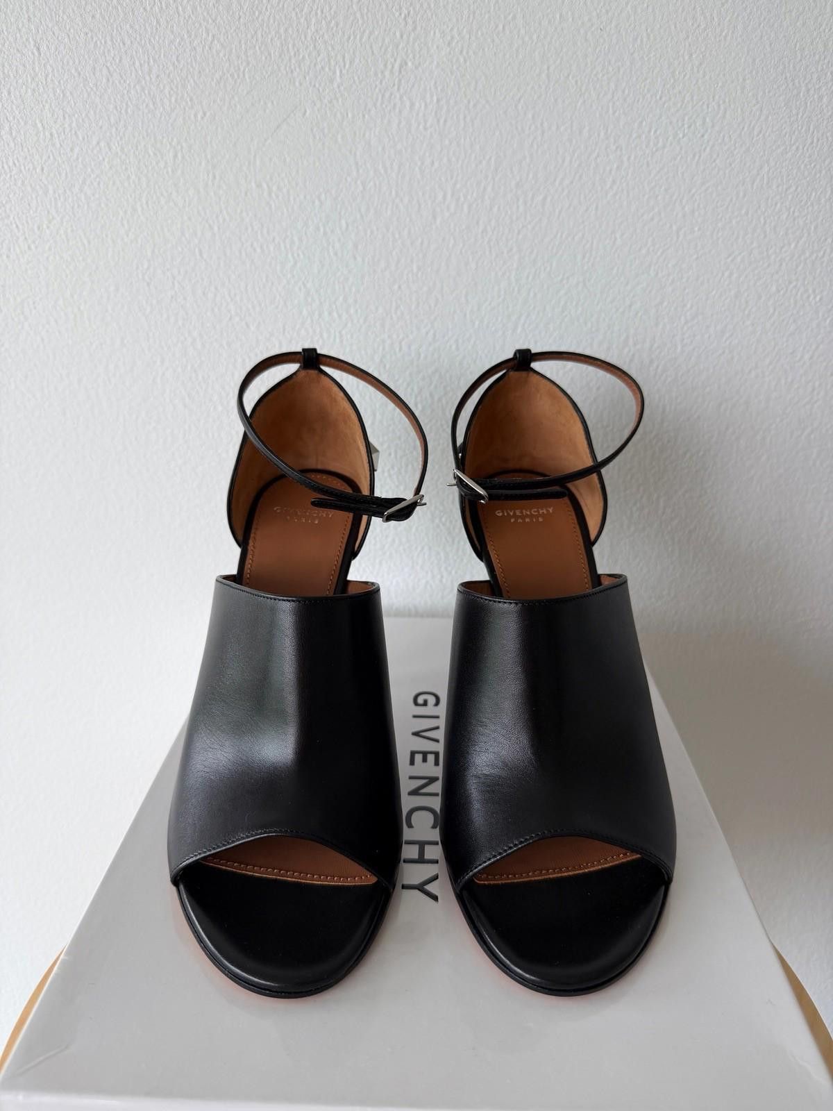 Givenchy new Givenchy womens stars sandals 10 heels shoes black 37 Size US 6 / IT 36 - 3 Thumbnail