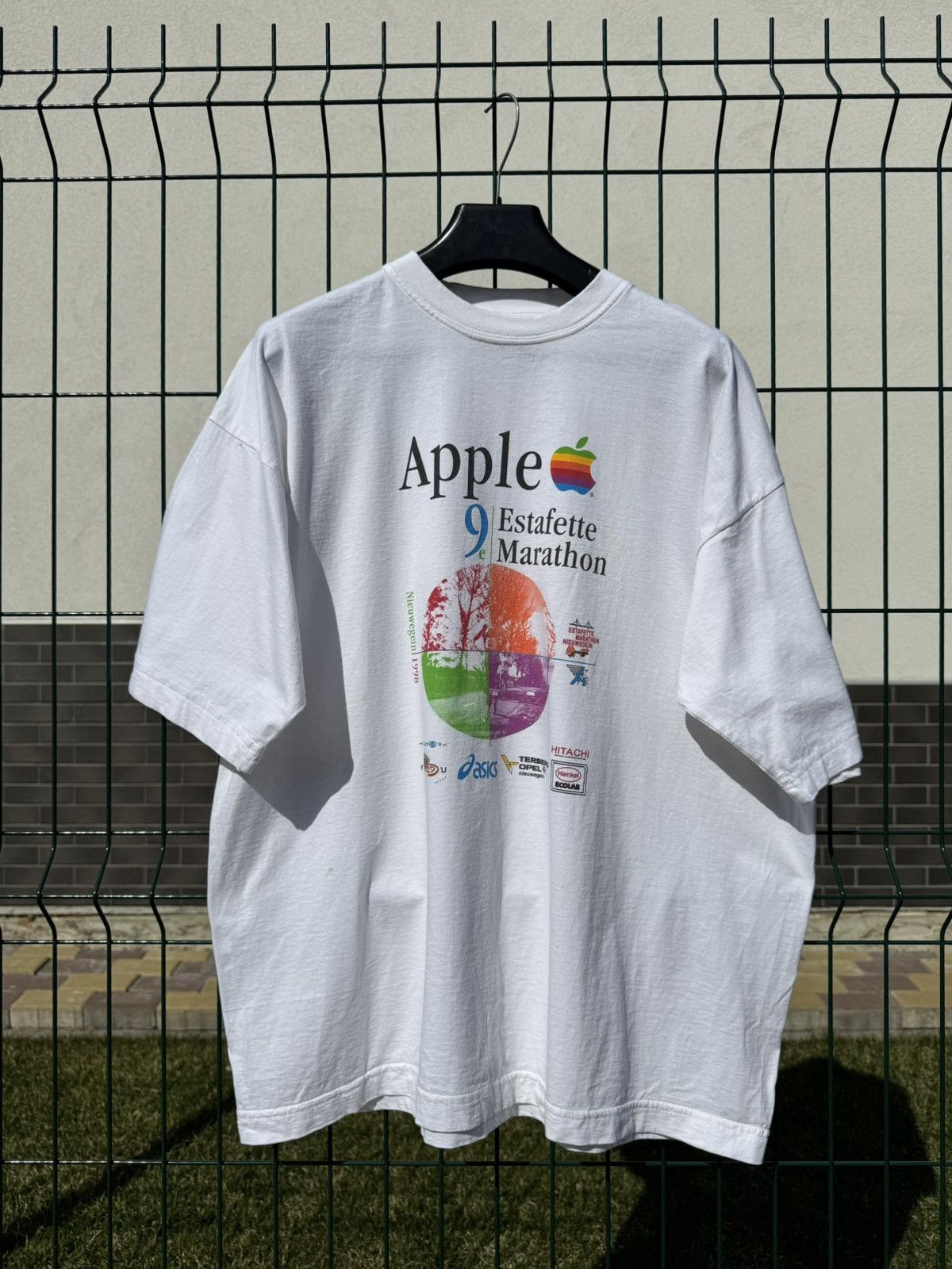 Vintage Vintage 1998 Apple Marathon Graphic Tee T Shirt Size US XL / EU 56 / 4 - 1 Thumbnail
