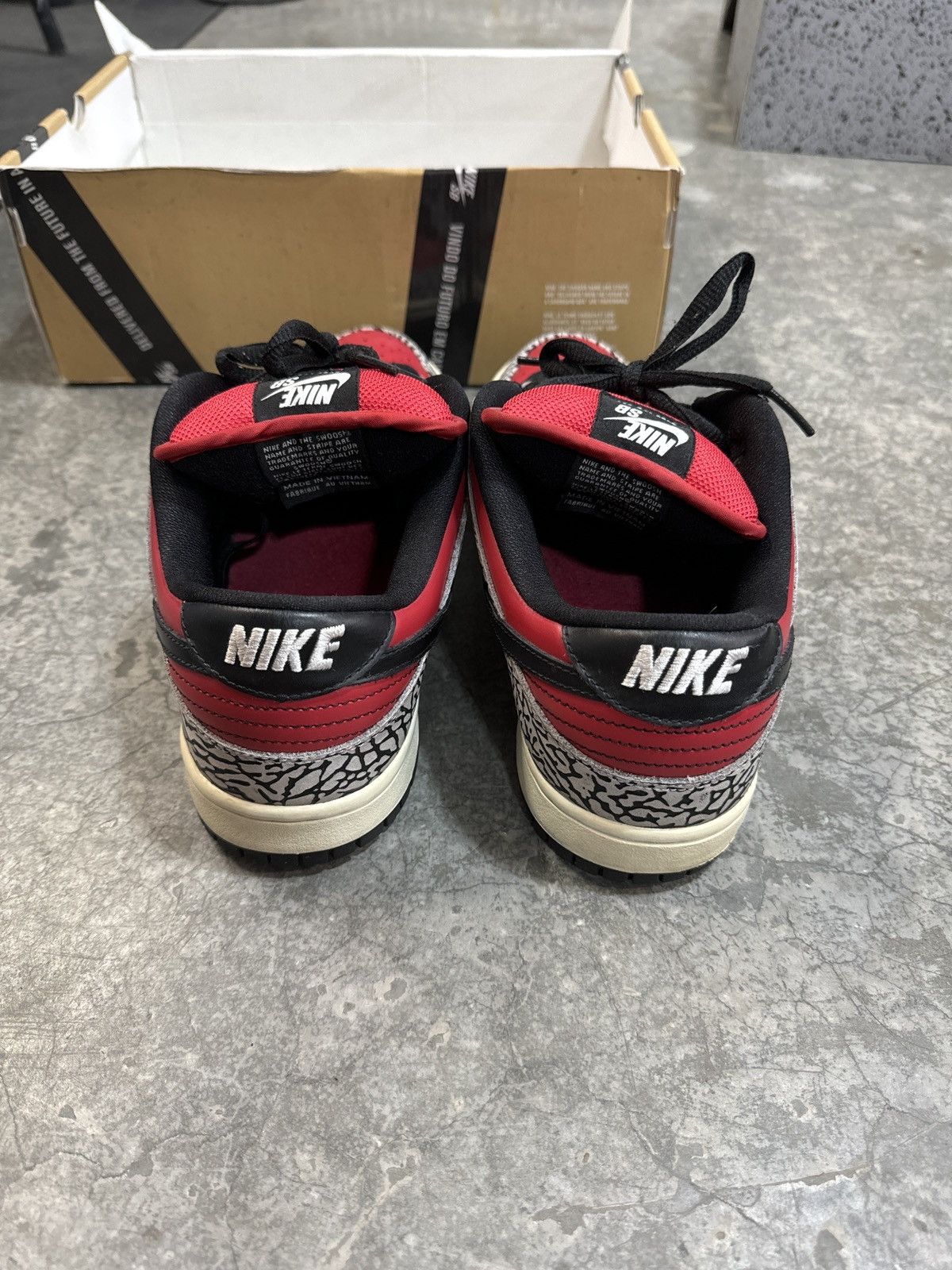 Nike Red Cement Supreme Nike SB Size US 10 / EU 43 - 4 Thumbnail