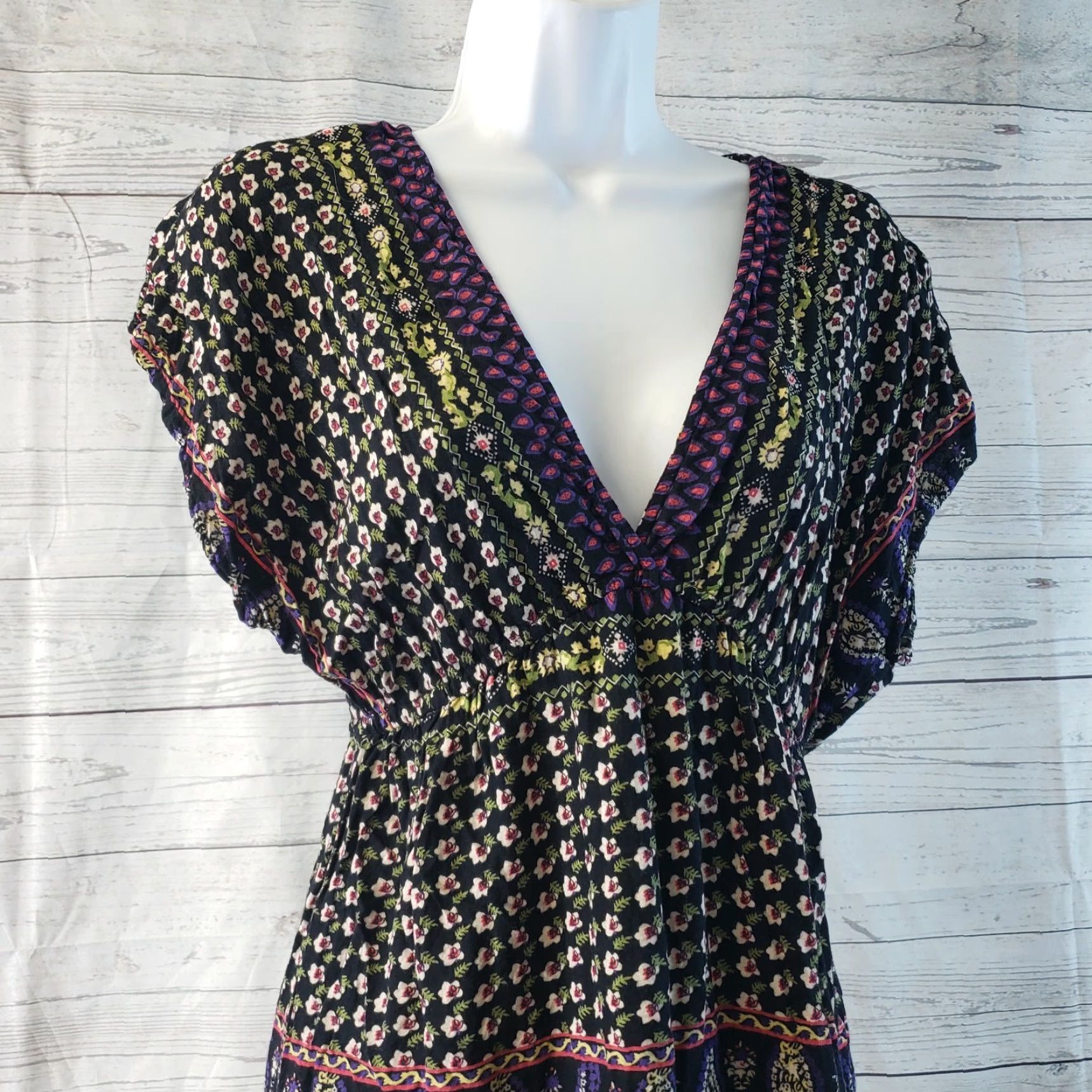 Vintage Angie Womens Top Shirt Small Black Purple Floral V-Neck Rayon Short Sleeve Tunic Blouse Womens Size S / US 4 / IT 40 - 2 Thumbnail