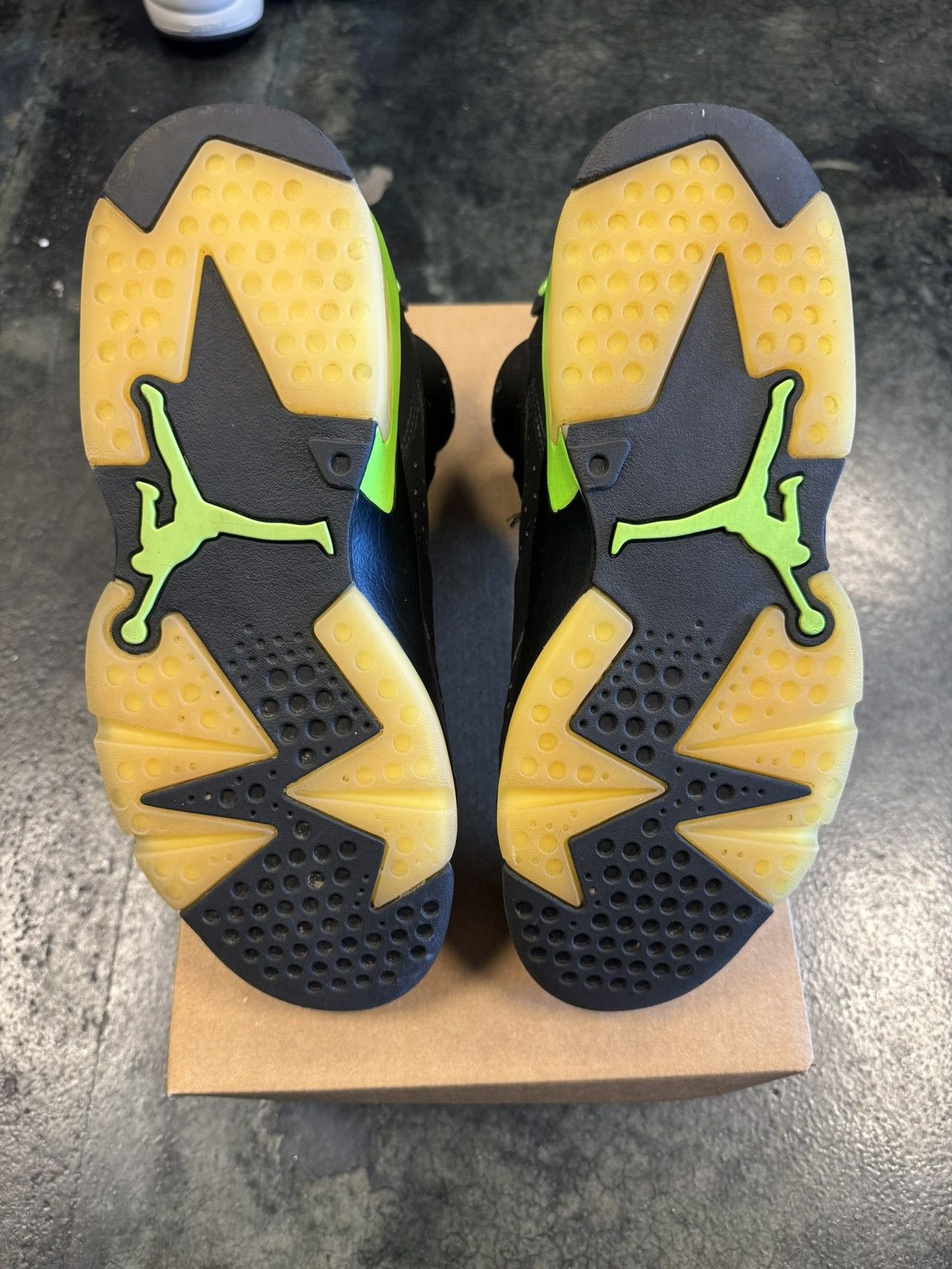 Jordan Brand Jordan 6 Electric Green Size US 8 / EU 41 - 5 Thumbnail