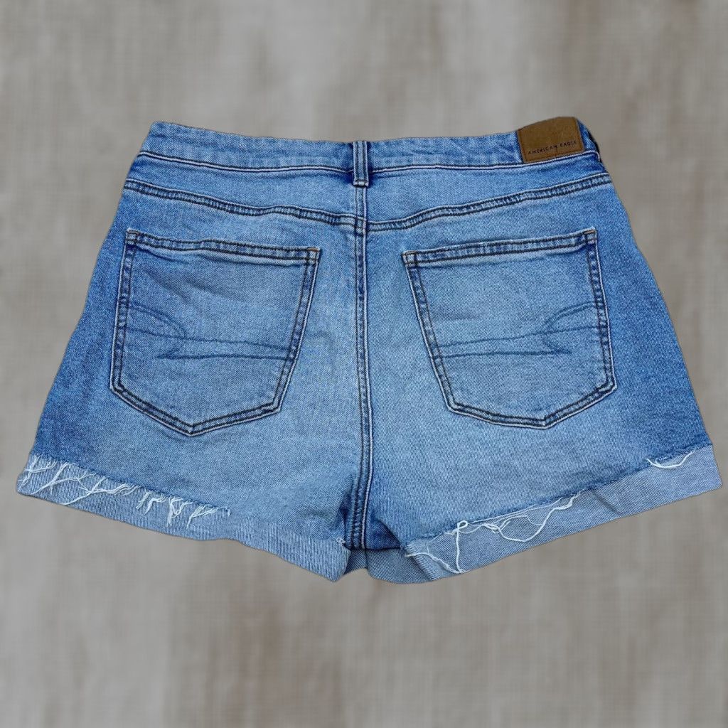American Eagle Outfitters American Eagle Outfitters Shorts Women 8 Cut Off Baggy Mom Med Wash Faded Holes Jorts Size 30" / US 8 / IT 44 - 1 Thumbnail
