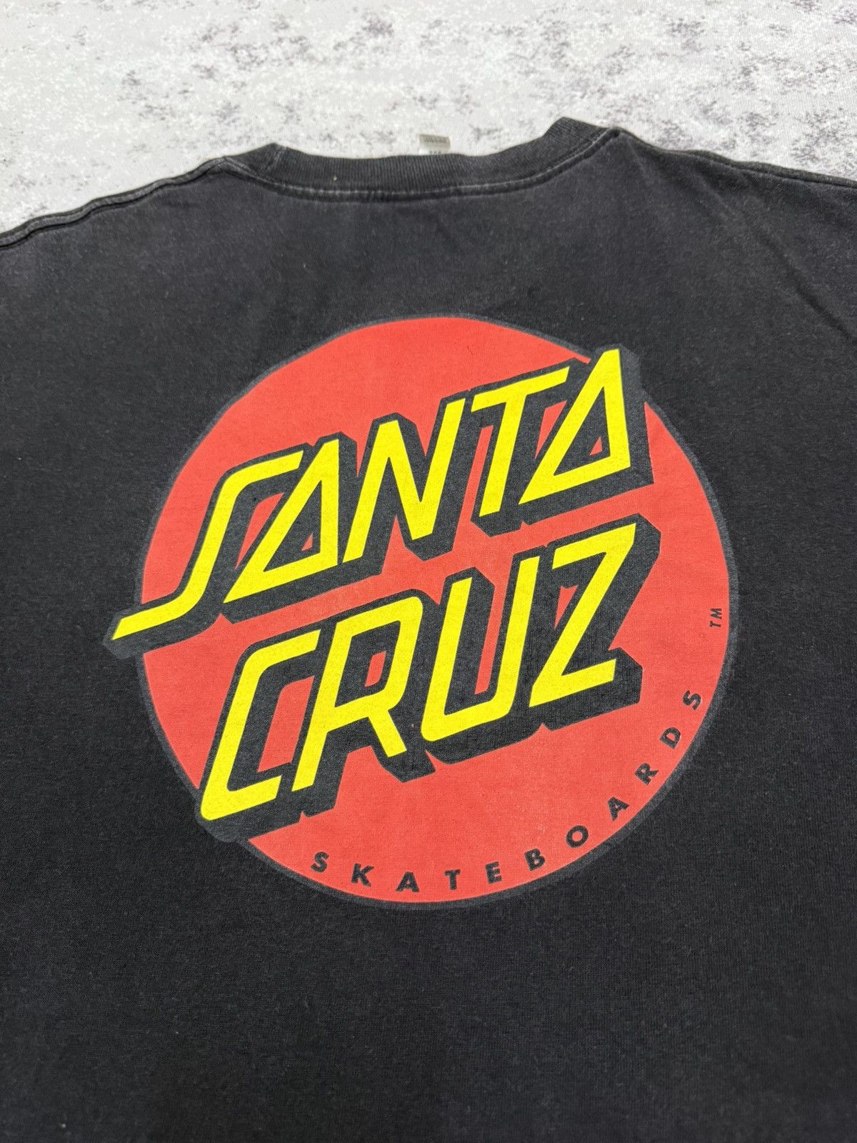 Santa Cruz Skateboards Vintage Santa Cruz Skateboards Sun faded Backhit logo Tshirt Size US M / EU 48-50 / 2 - 15 Thumbnail