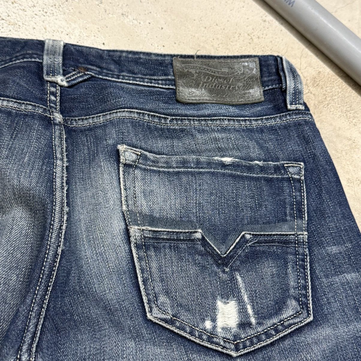 Diesel Diesel Industry Larkee Distress Whisker Button Denim Pants Size US 32 / EU 48 - 16 Thumbnail