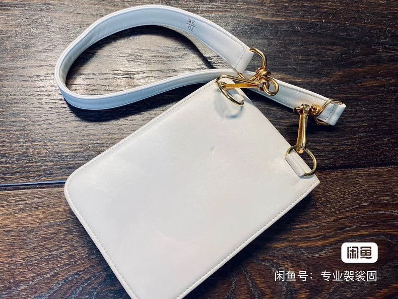 Chanel Chanel Smartphone Bag White Diamond Pattern Size ONE SIZE - 7 Thumbnail