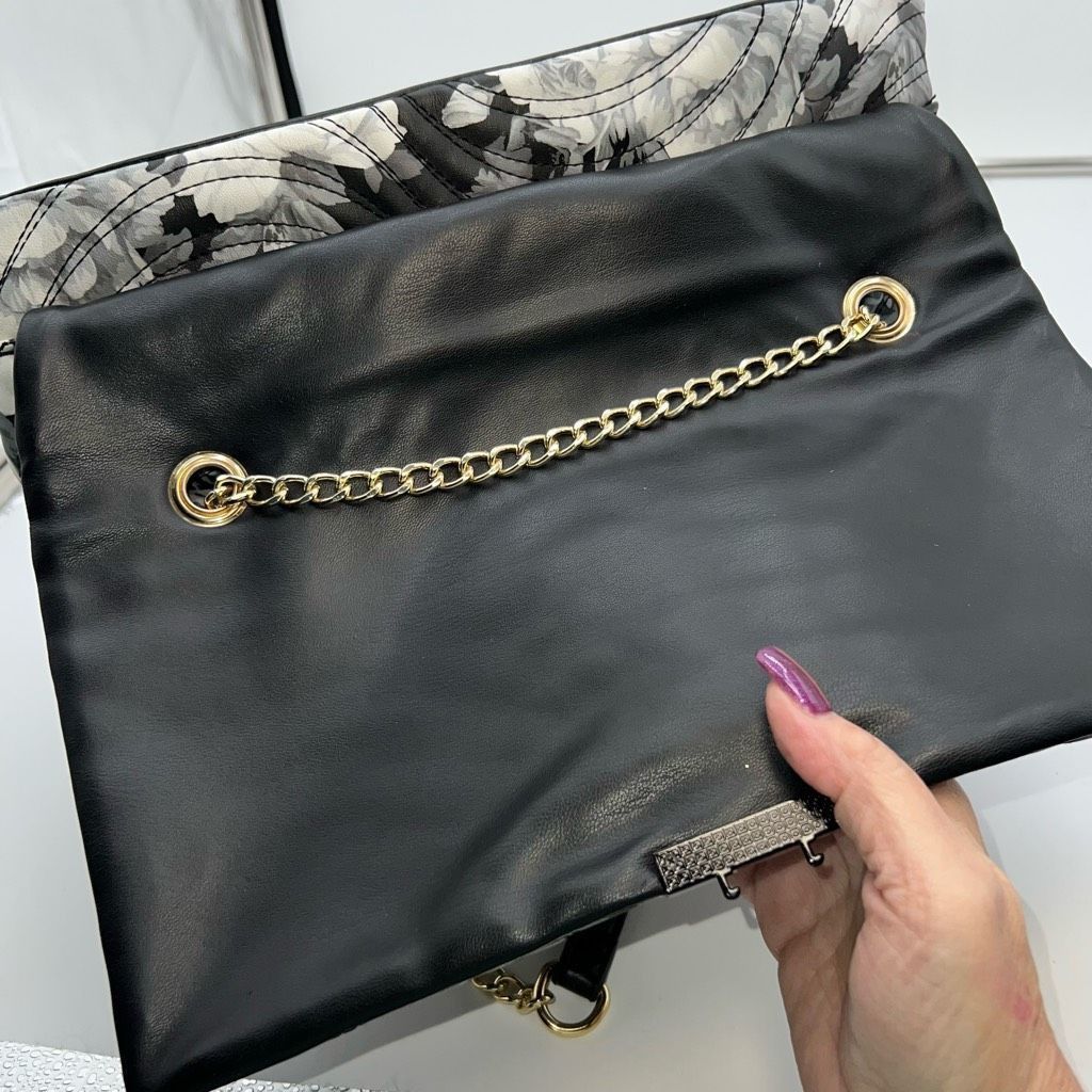 Betsey Johnson Betsey Johnson Ciara Gray Flowered Shoulder Bag Size ONE SIZE - 13 Thumbnail